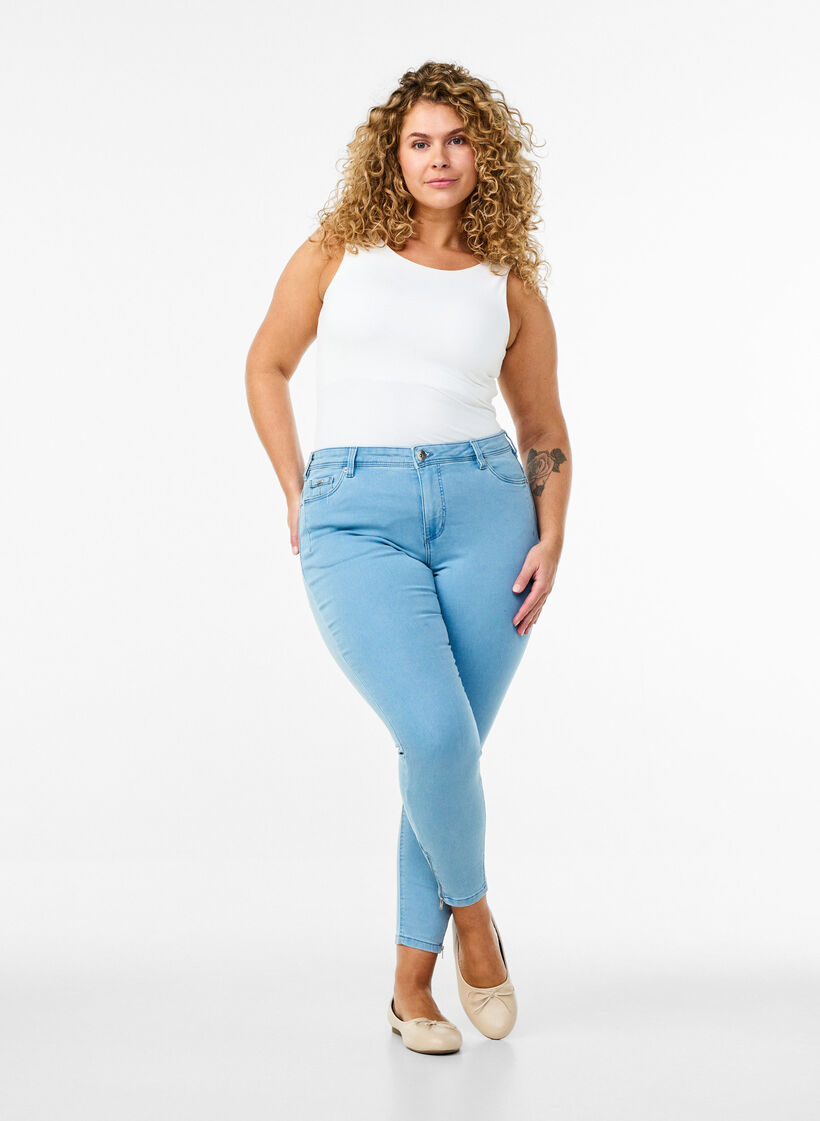 Gecropte Amy jeans met ritssluiting details, Blauw, Model image number 0