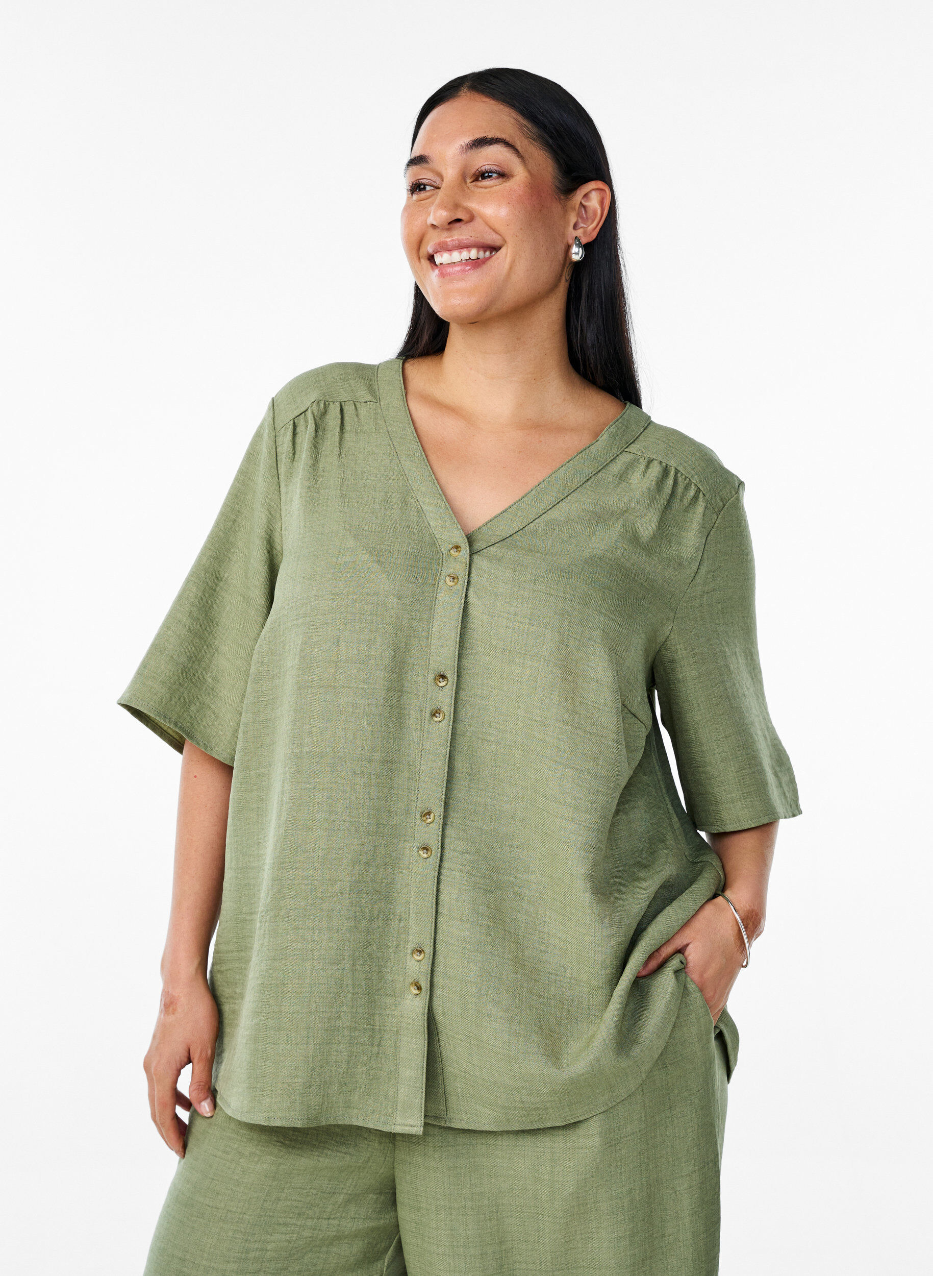 Overhemd blouse met V-hals en korte mouwen, Groen, Model