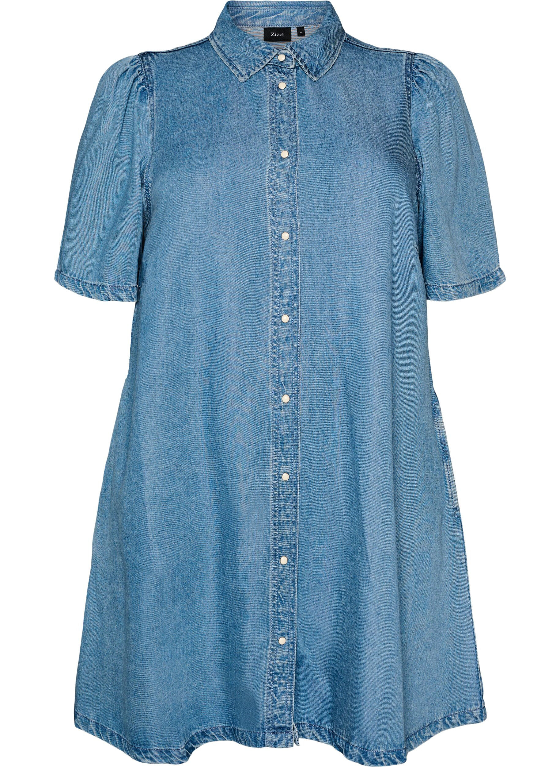 Denim jurk van lyocell met knopen en korte mouwen