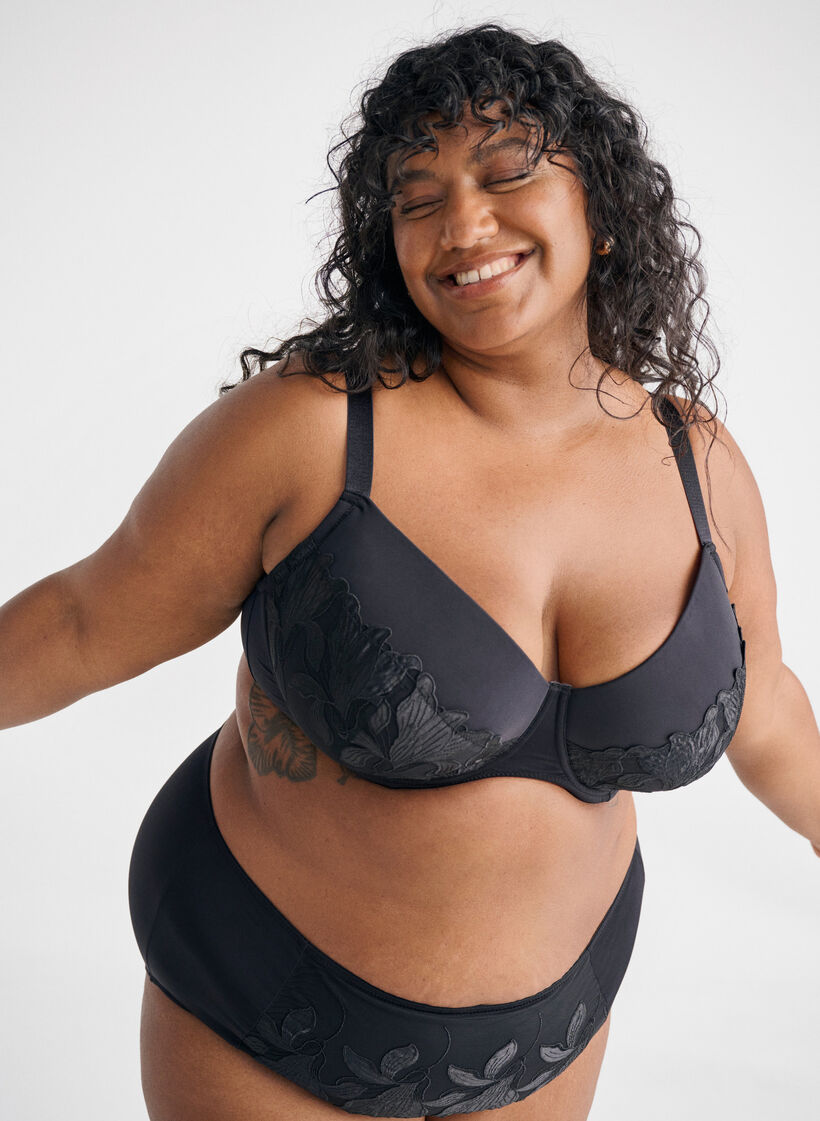 Gewatteerde bh met geborduurde bloemen details, Zwart, Image image number 0