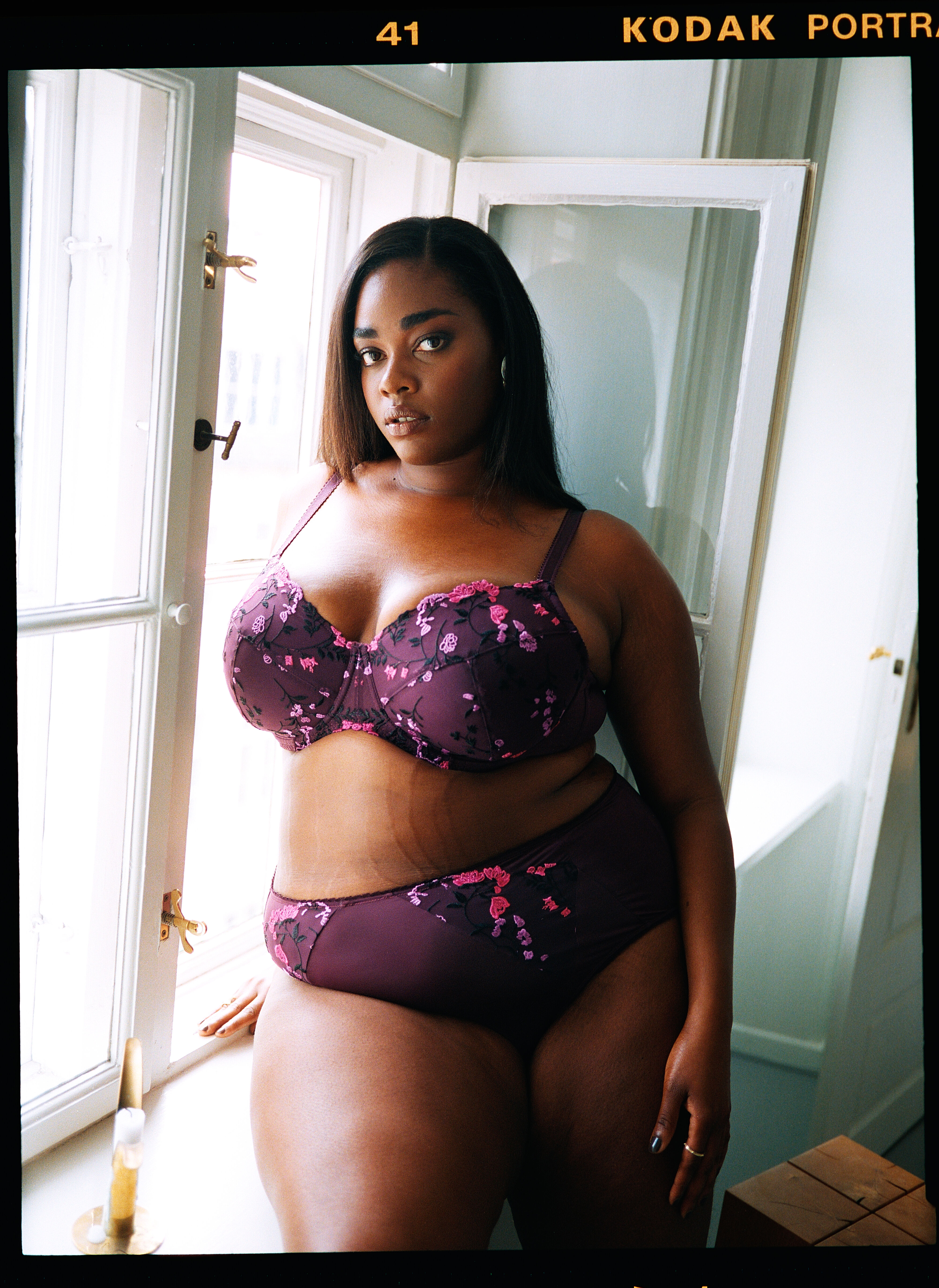 ZizziBloemdetails  , , Model