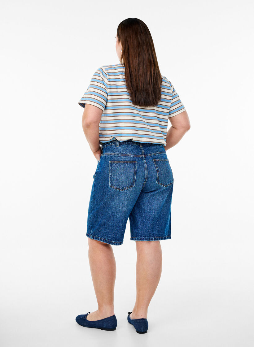 Strakke pasvorm denim shorts met strikriem, Blue Denim, Model