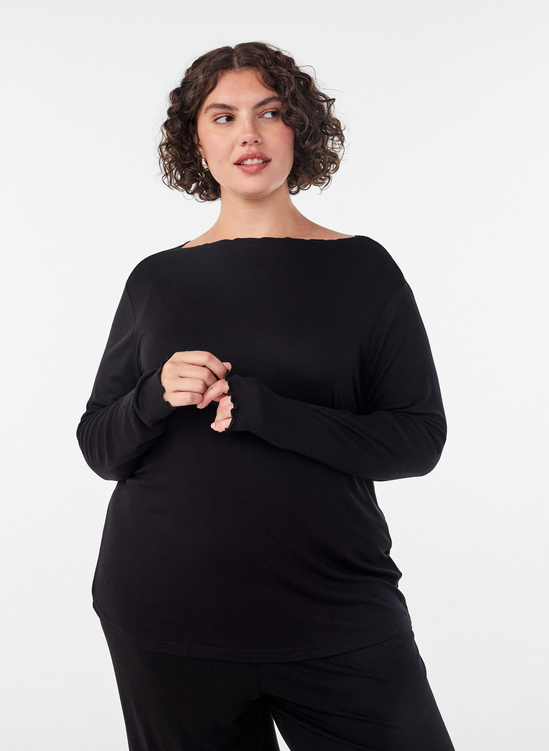 Viscose nachttop met lange mouwen, Zwart, Model