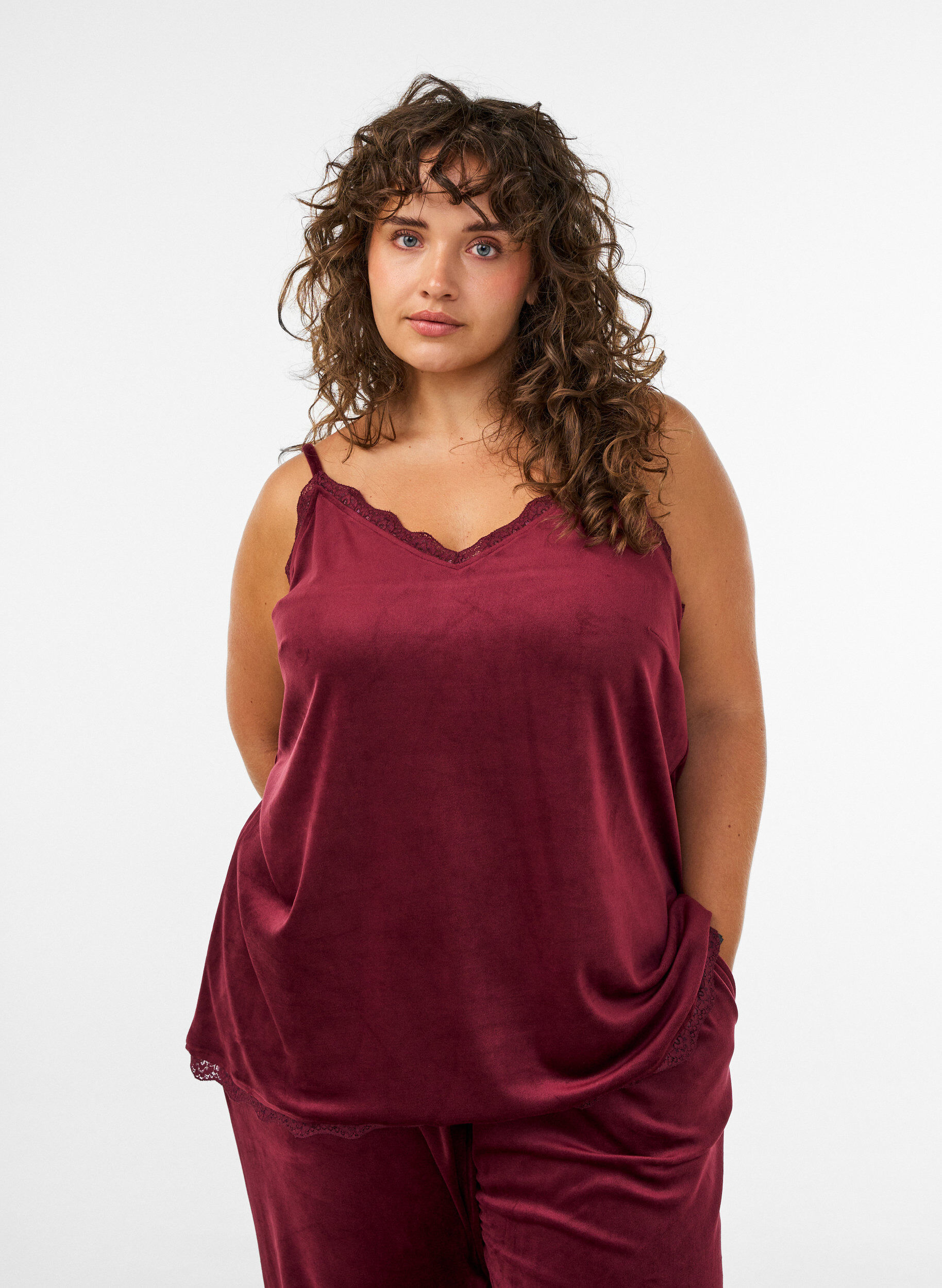 ZizziVelour top met kanten rand, Rood, Model image number 0
