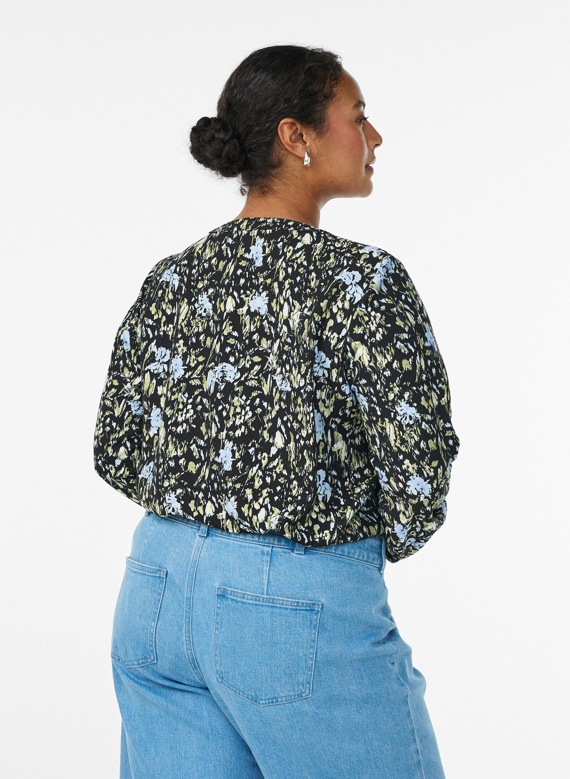 ZizziBlouse met lange mouwen met patroon en knopen, Zwart, Model image number 2