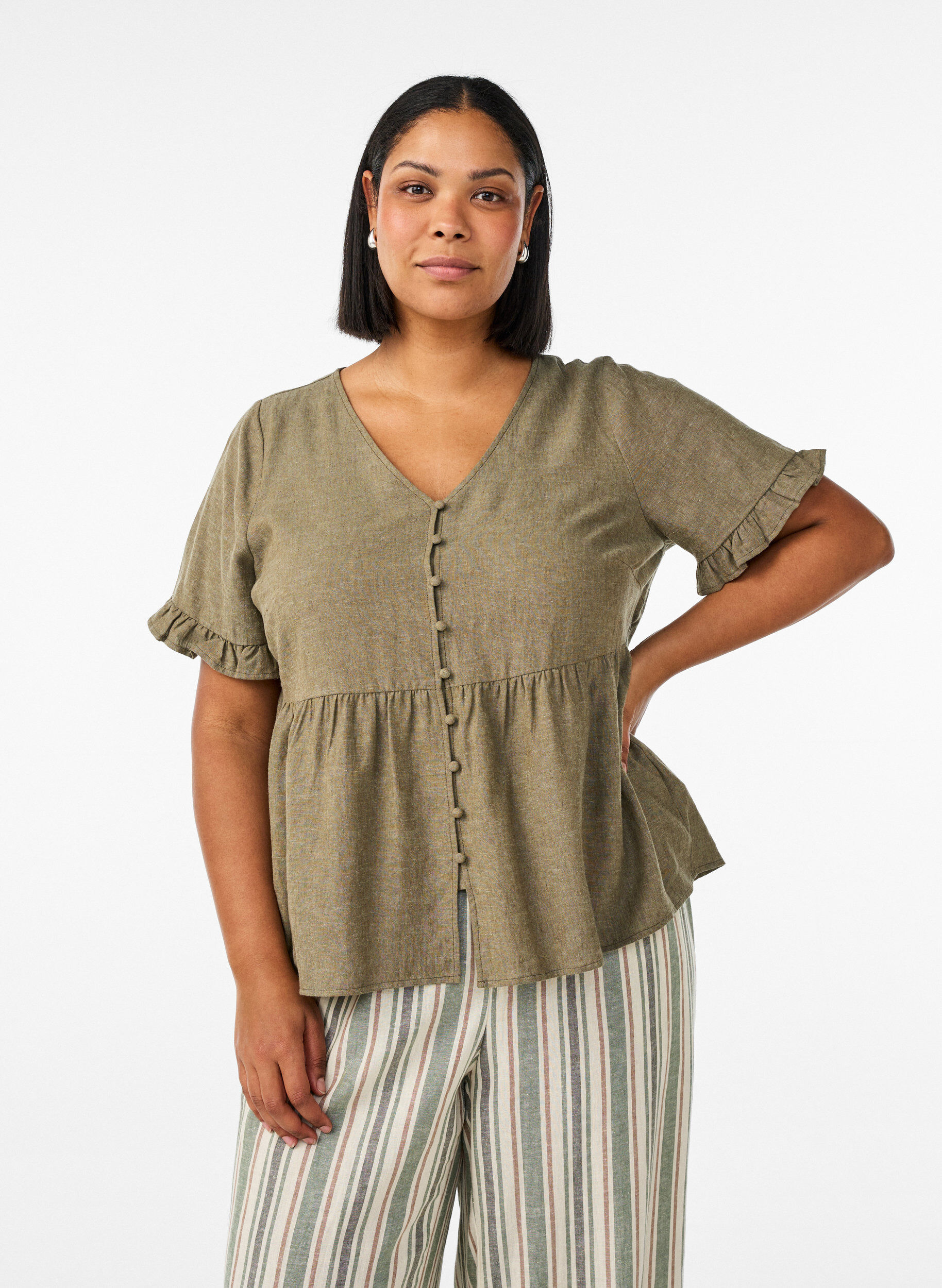 ZizziBlouse in linnen en viscose met een V-hals en knoopsluiting, Groen, Model image number 0