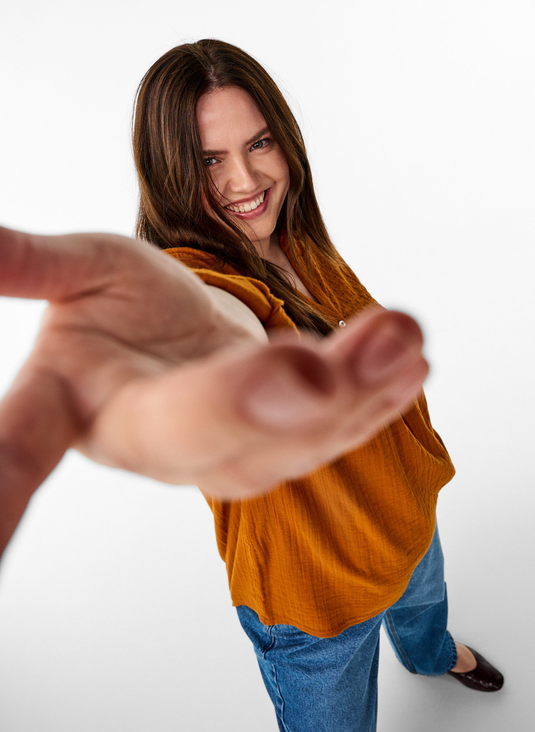 ZizziBlouse in katoenen mousseline met broderie anglaise, Oranje, Model image number 3