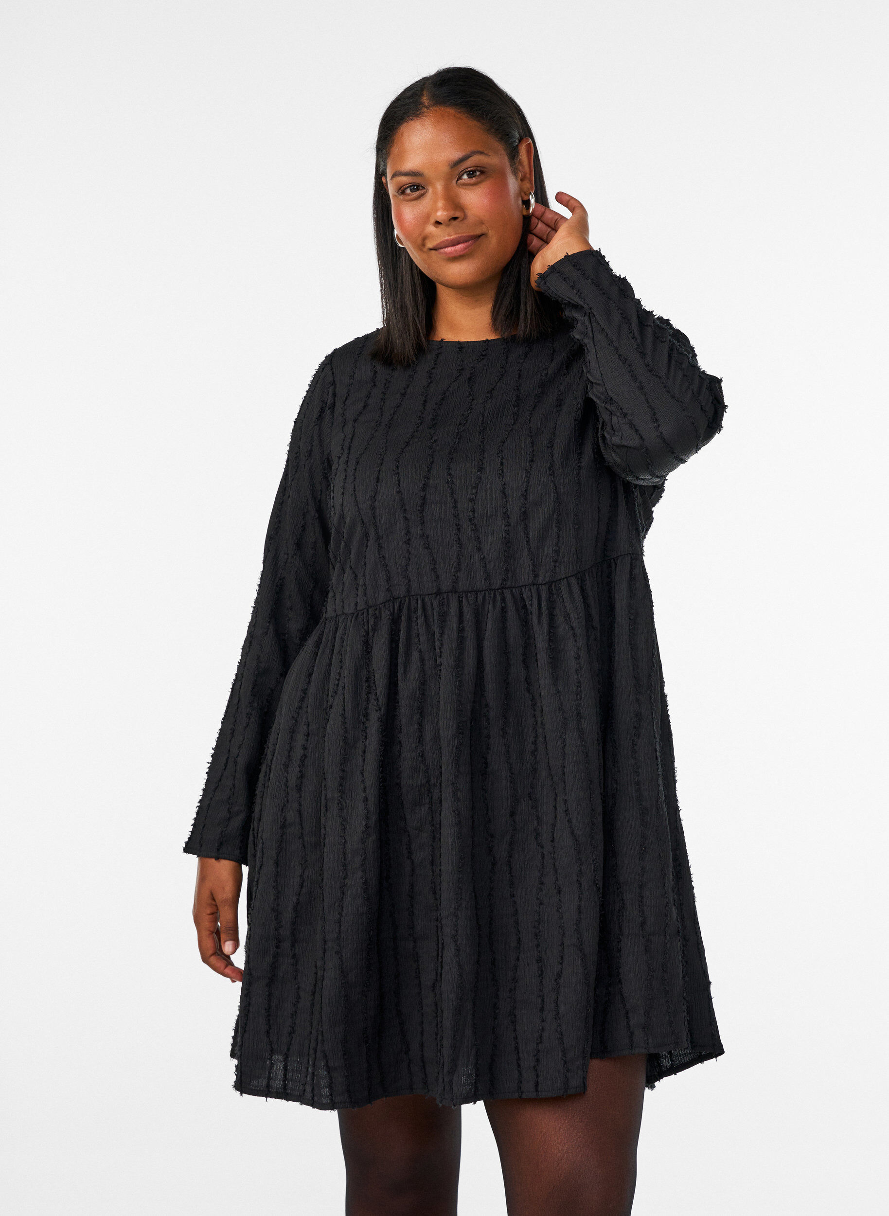ZizziKorte jerseyjurk met een golvend textuurpatroon, Zwart, Model image number 0