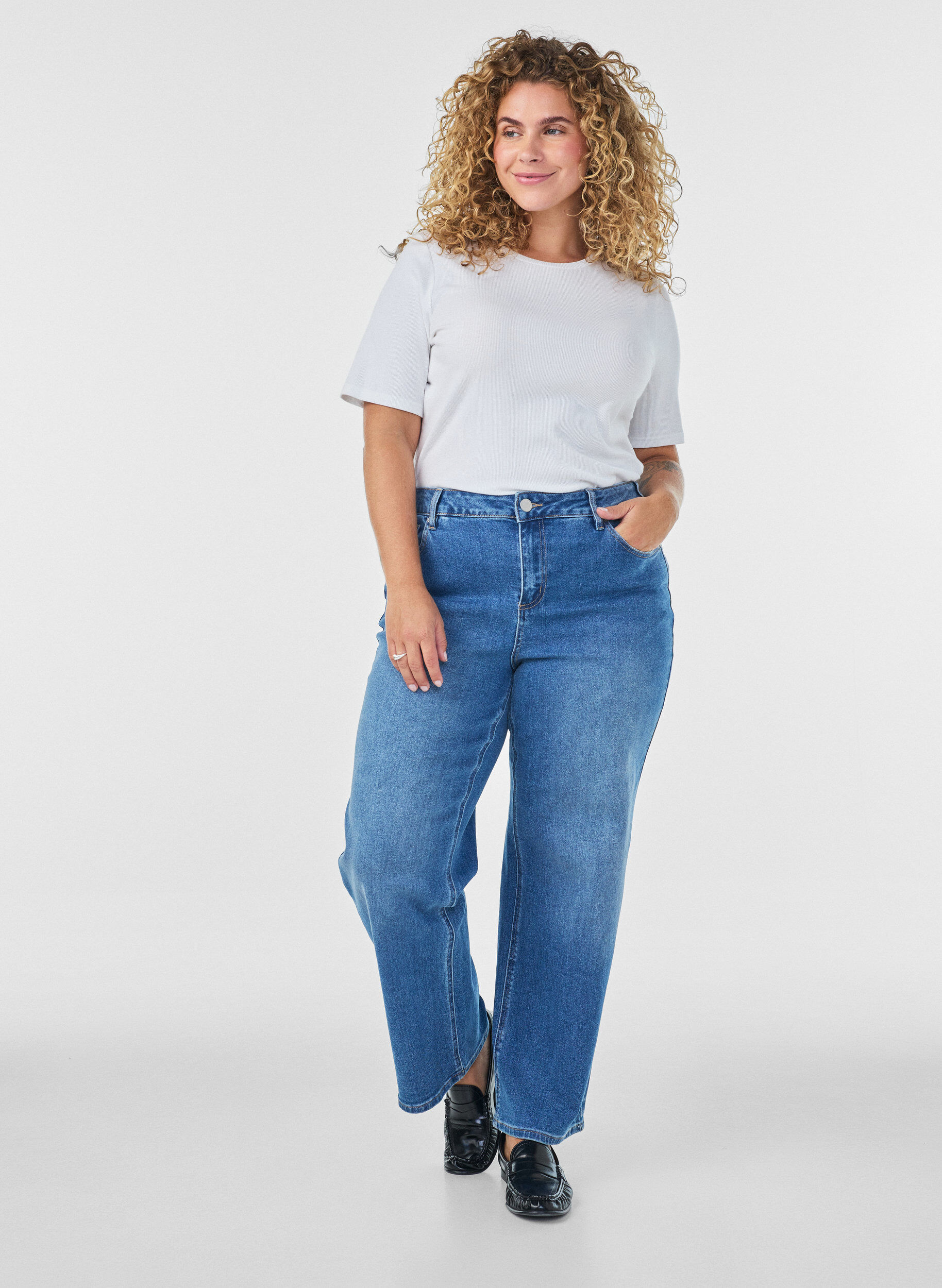 Straight jeans met een licht versleten look, Blauw, Model