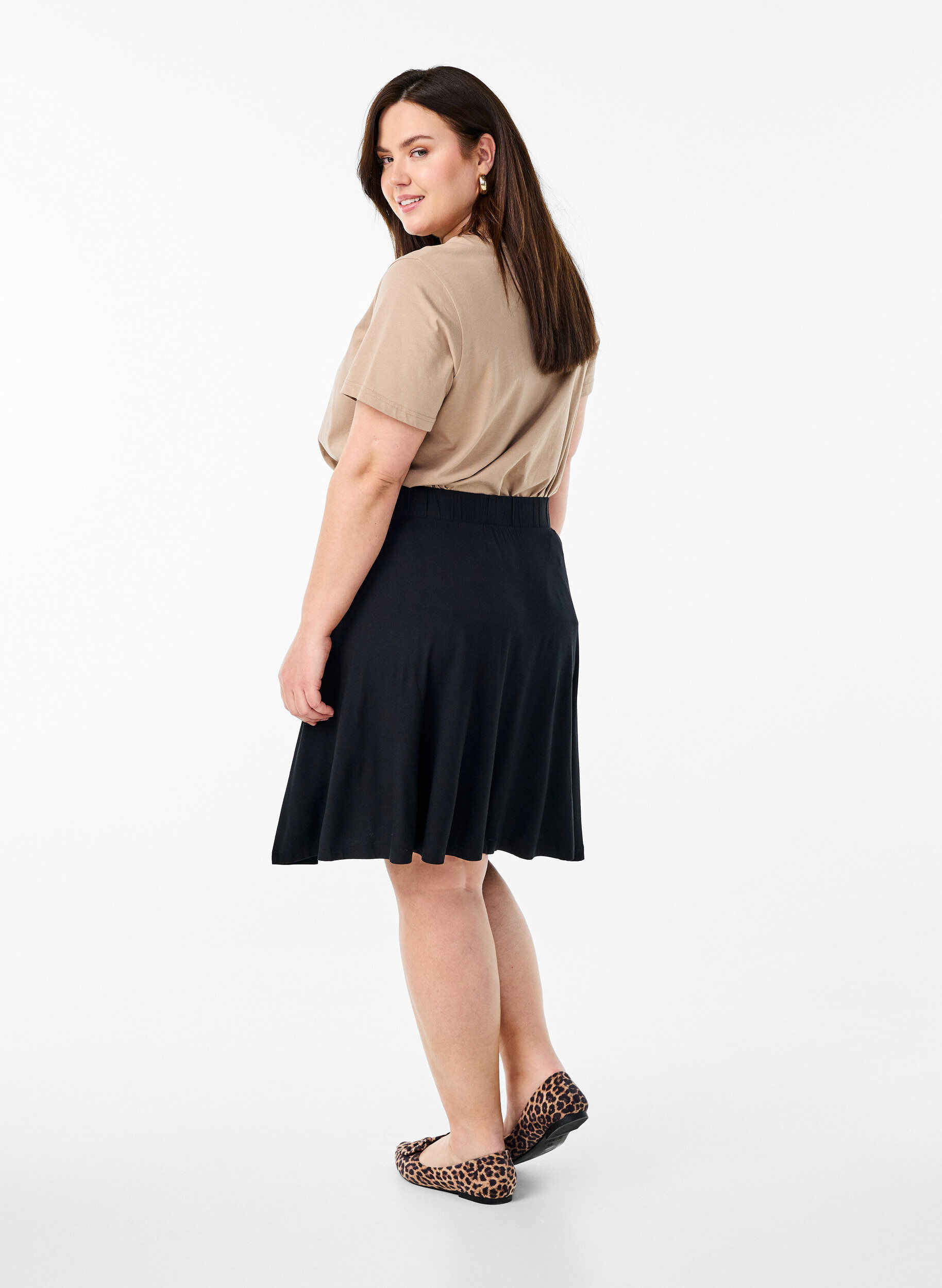 ZizziLosse rok van viscose, Zwart, Model image number 1