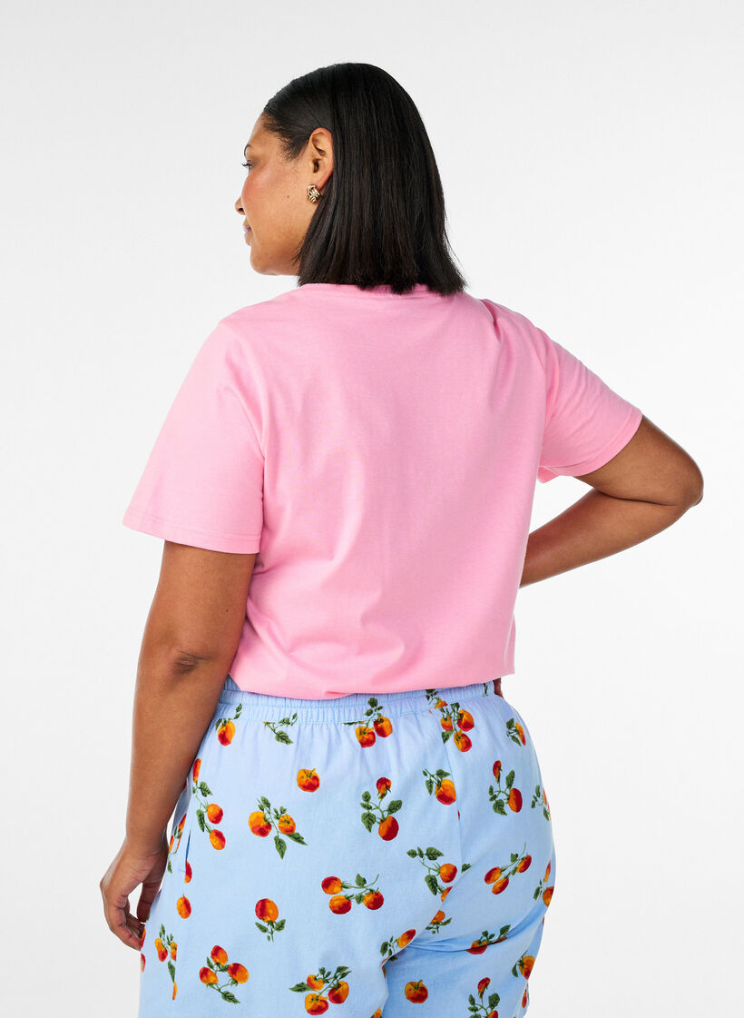 T-shirt van biologisch katoen met tomatenprint, Roze, Model