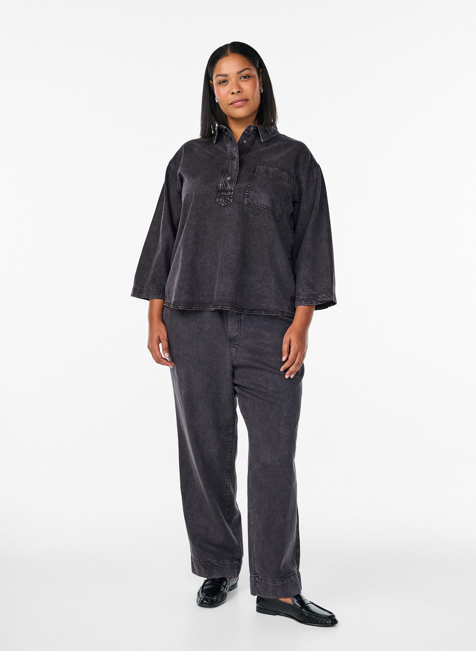 Brede jeans met een elastische tailleband, Grijs, Model