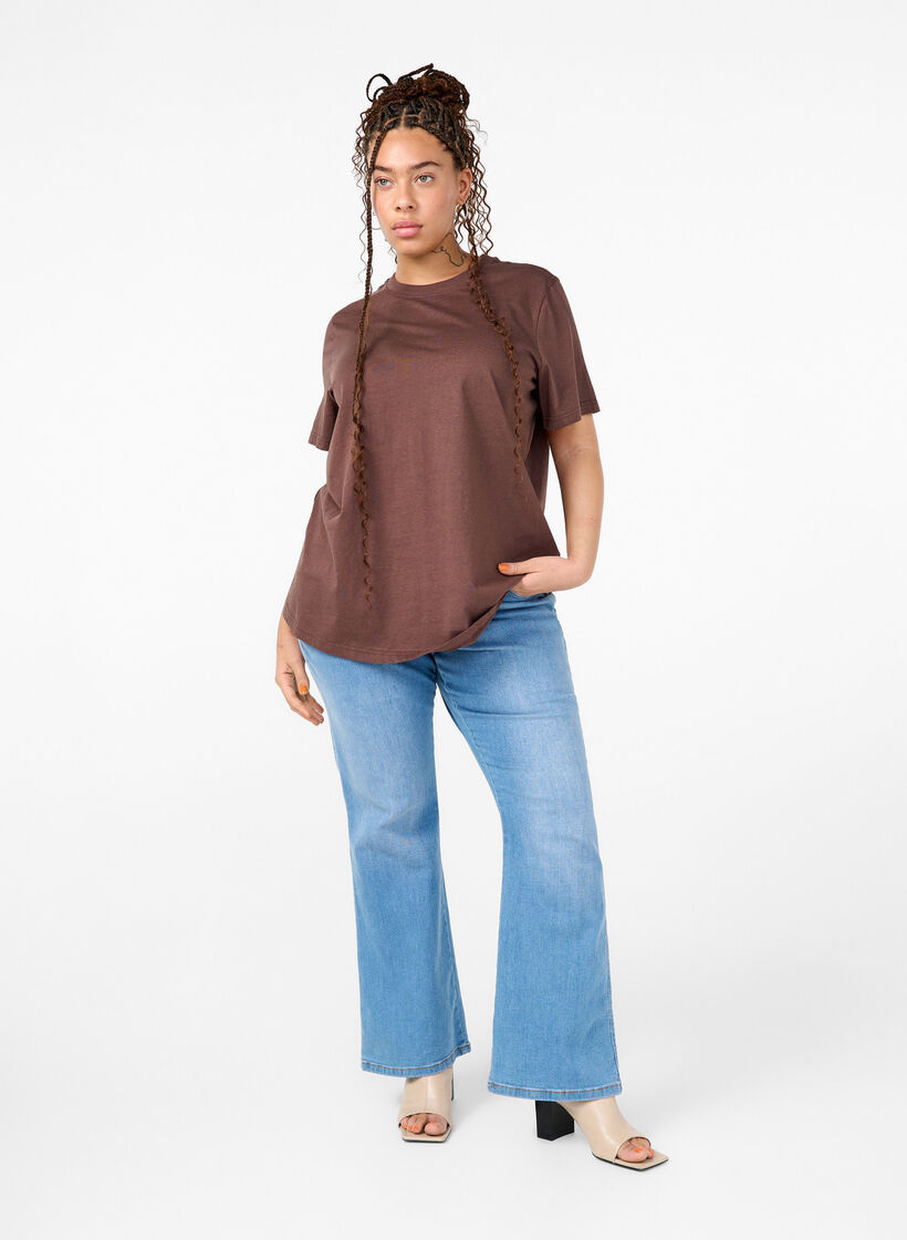 Basic katoenen T-shirt met ronde hals, Chocolate Martini, Model