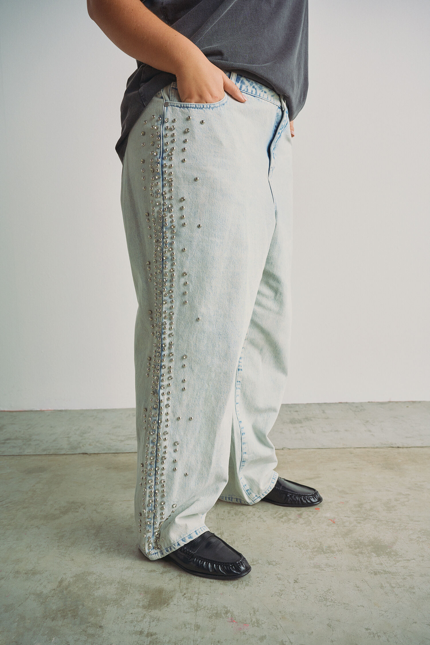 ZizziJeans met details, , Model