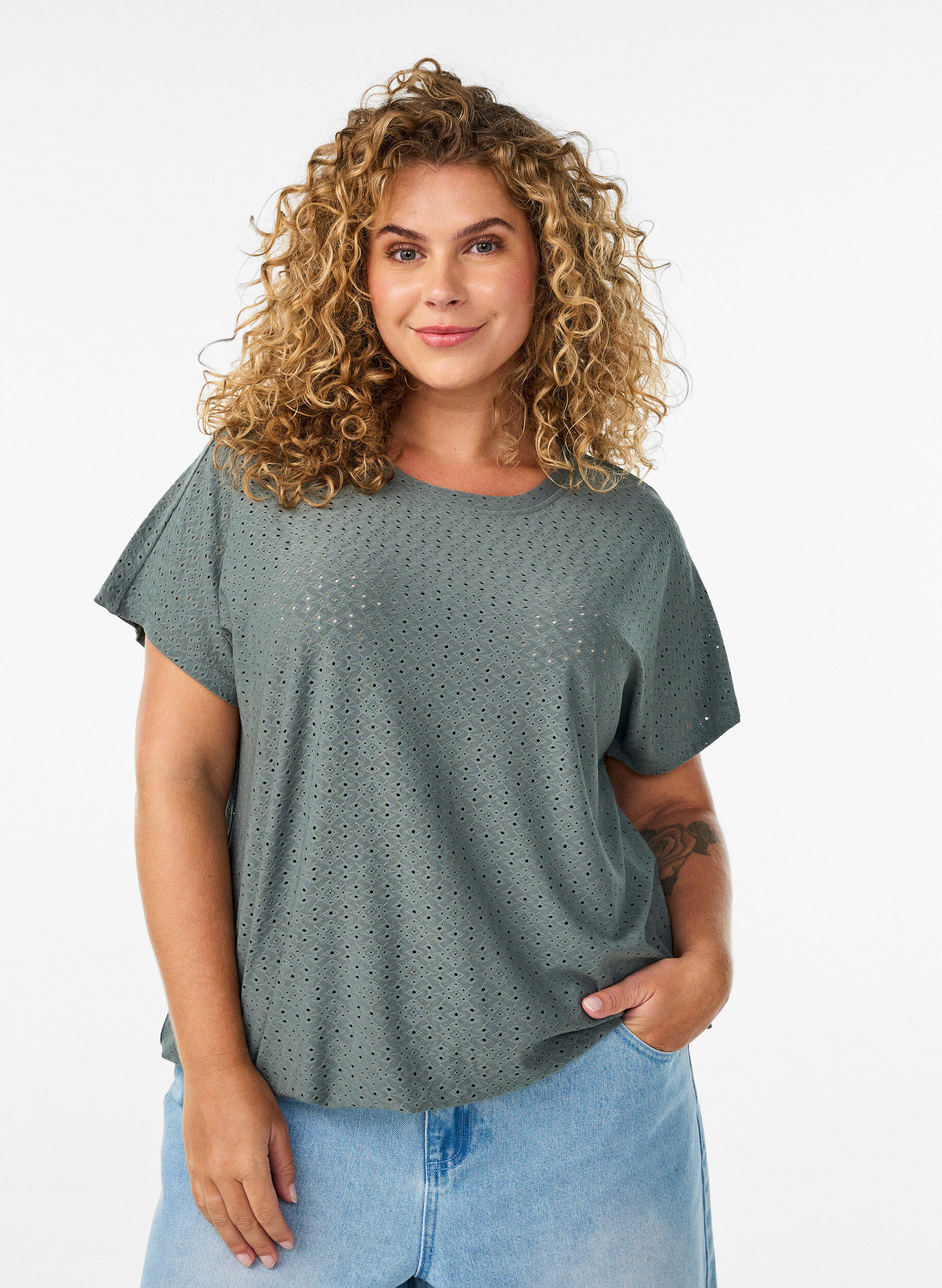 Blouse met oogjesborduurwerk en balloneffect, Groen, Model