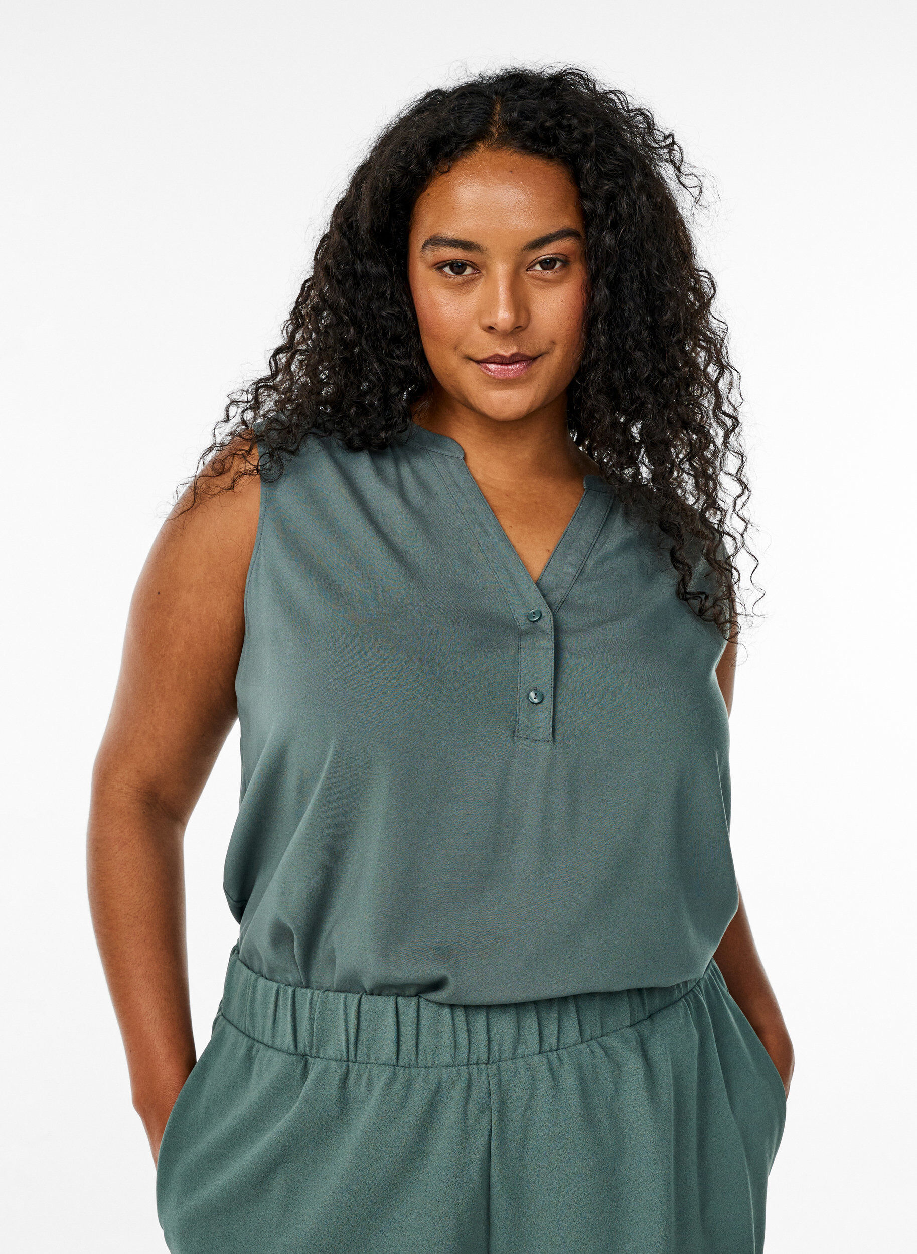Mouwloze viscose blouse, Groen, Model