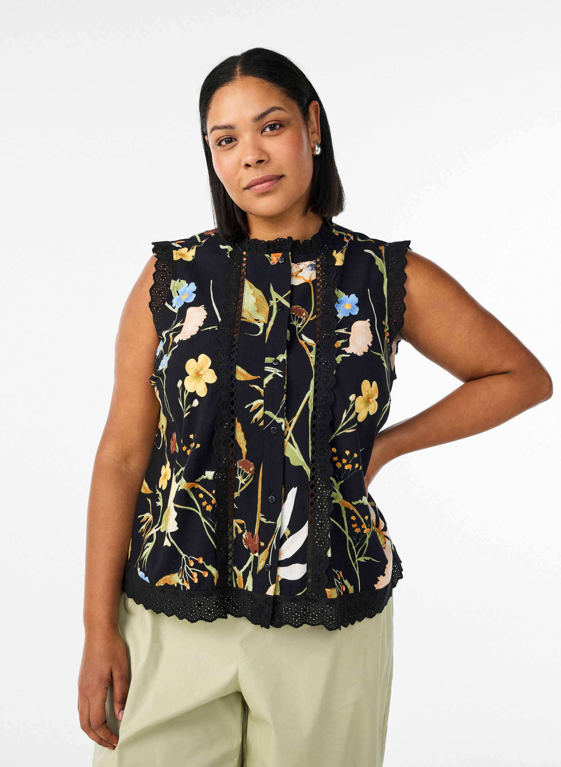 Blouse sans manches en coton avec imprim&eacute; floral et broderie anglaise, Noir, Model