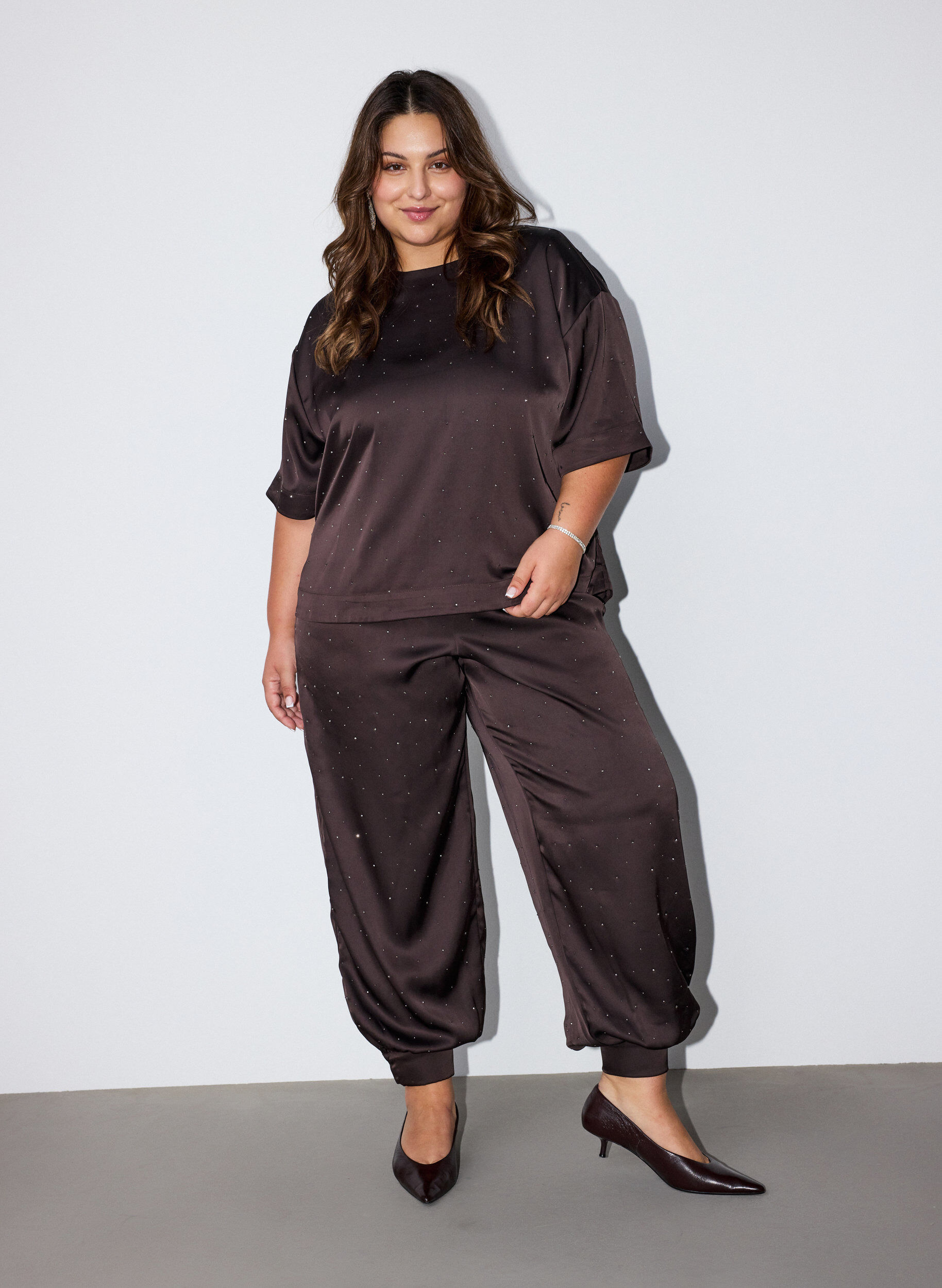 Satijnen ballonbroek met strassteentjes, Bruin, Model