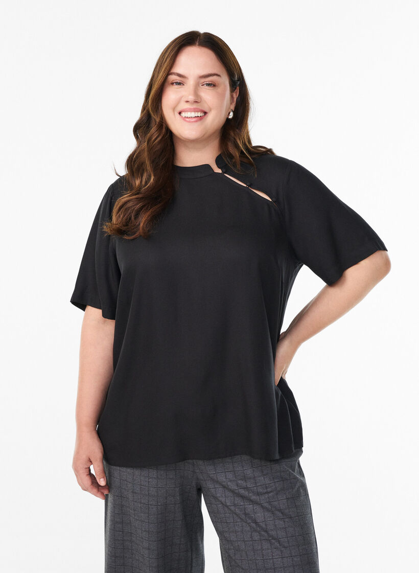 Blouse met korte mouwen en diagonale knoopsluiting, Zwart, Model