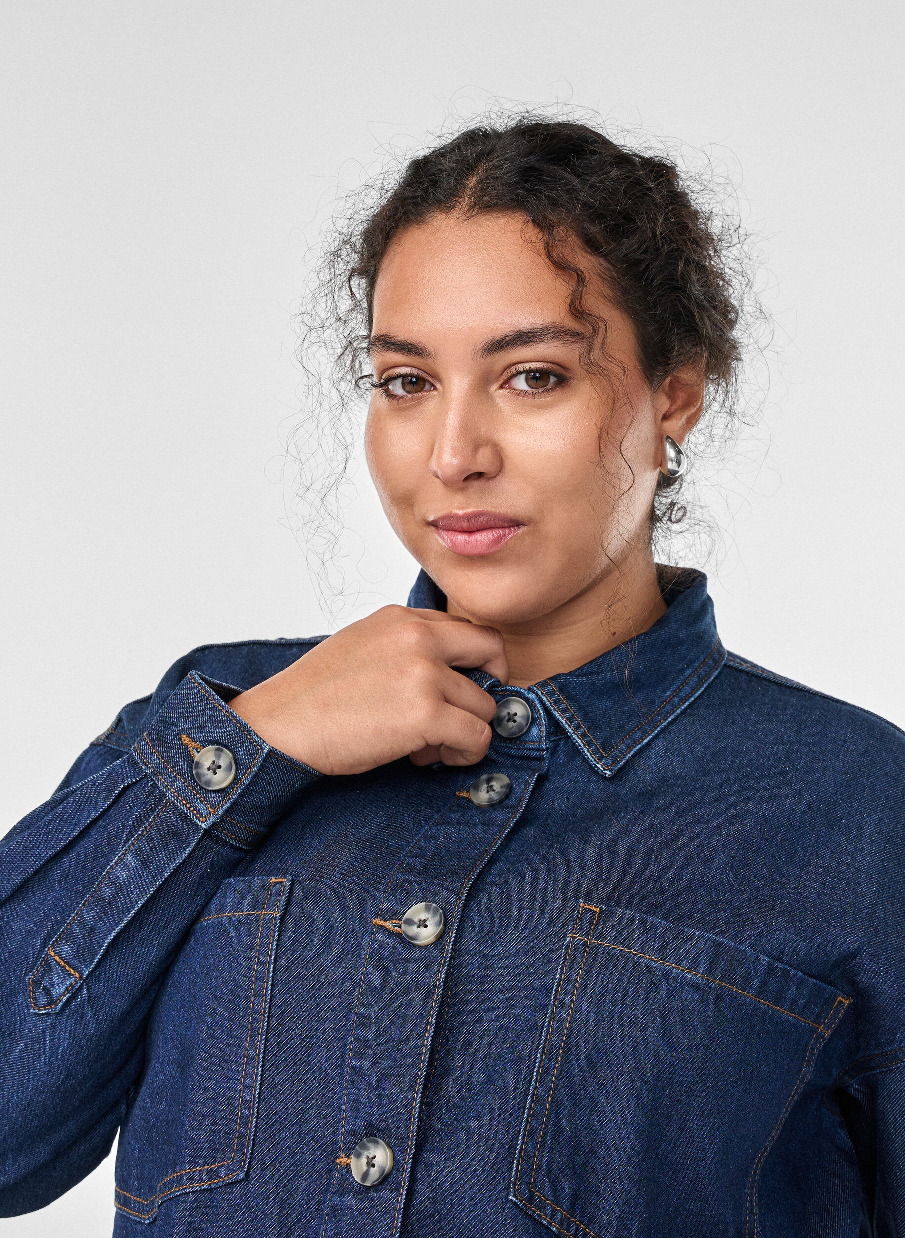 ZizziLosse denimshirt met zakken op de borst, Blauw, Model image number 3