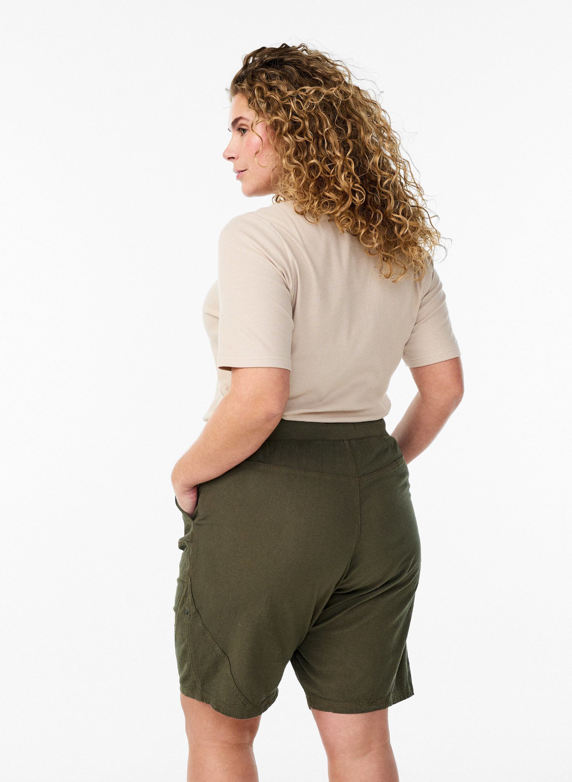 ZizziLosse katoenen short met zakken, Groen, Model image number 2