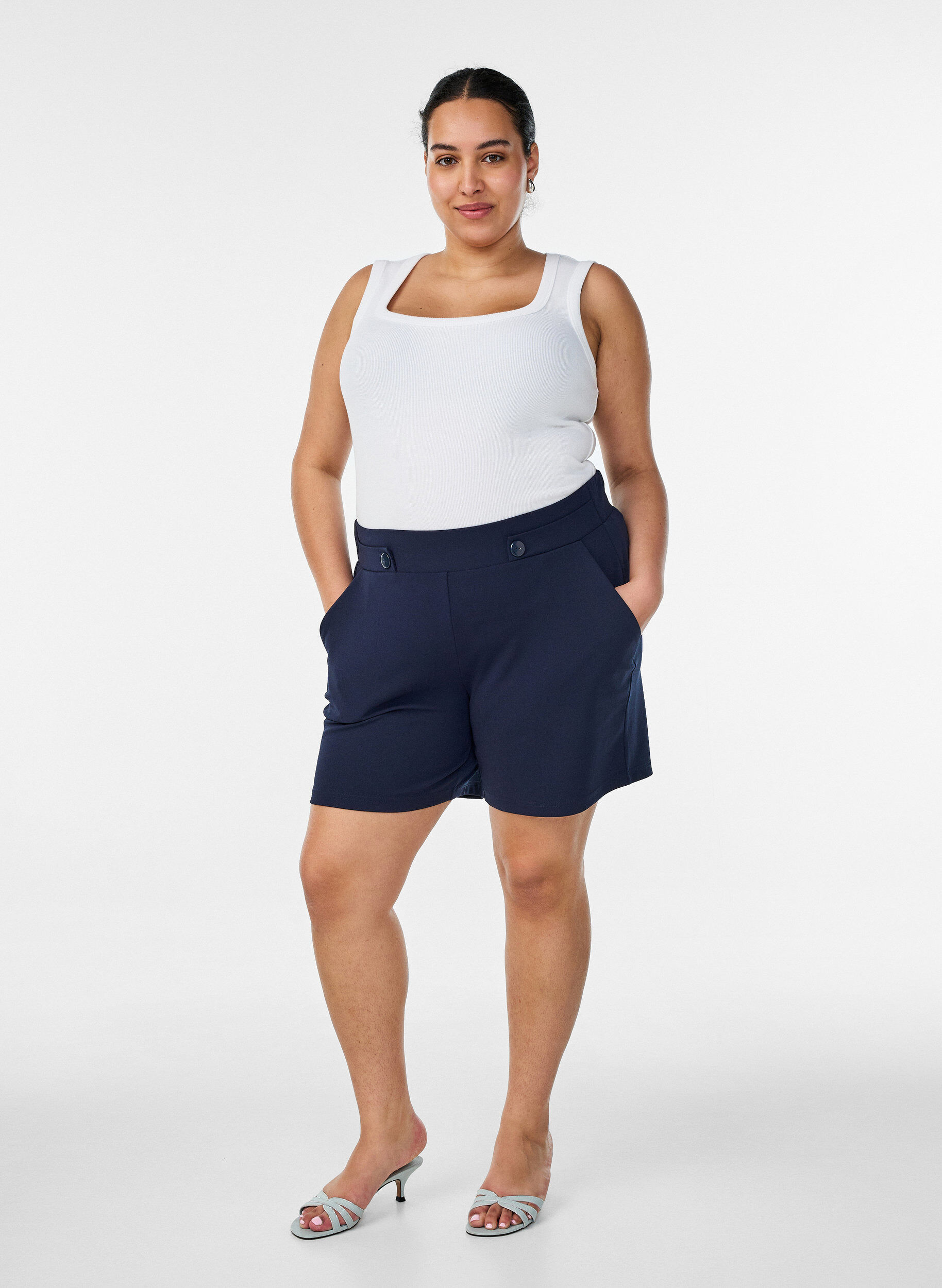 ZizziKorte broek met zakken en losse pasvorm, Blauw, Model image number 1