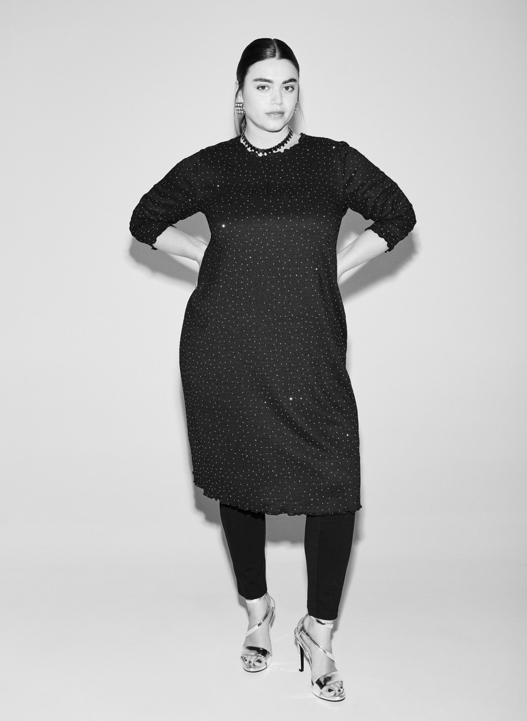 ZizziJurk met strassteentjes en geschulpte randen, Zwart, Image image number 0