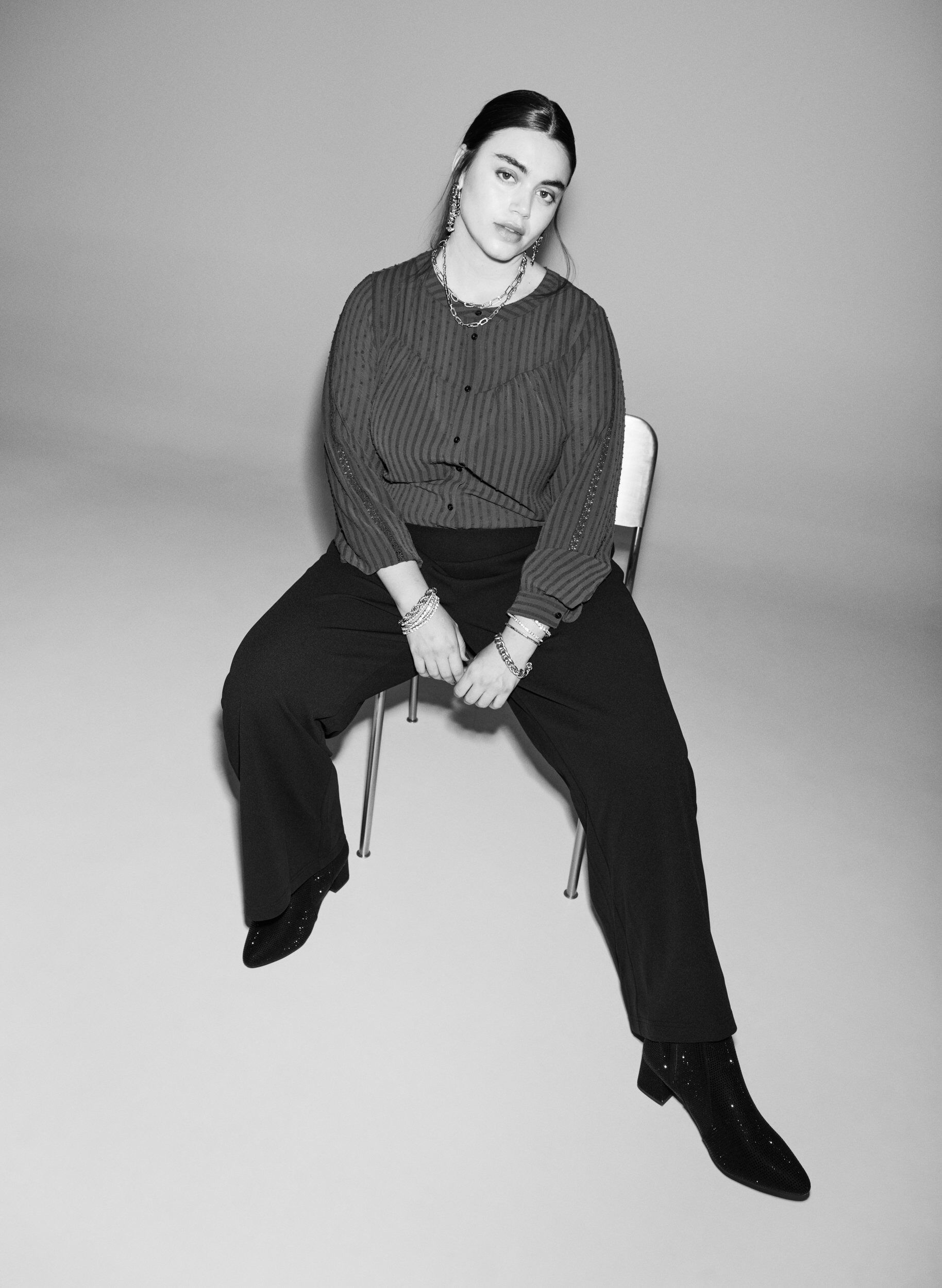 ZizziShirt met een gestructureerd stippenpatroon en borduurdetails, Donker Bordeaux, Image image number 0