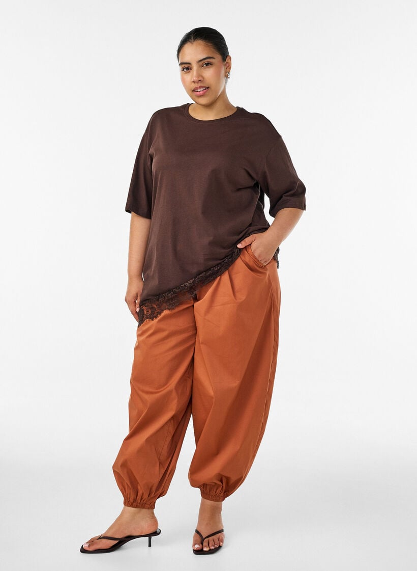 T-shirt met asymmetrische kanten zoom, Bruin, Model image number 1