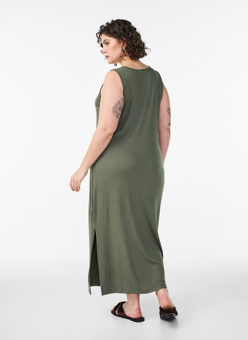 Robe c&ocirc;tel&eacute;e sans manches en viscose, Vert, Model image number 1