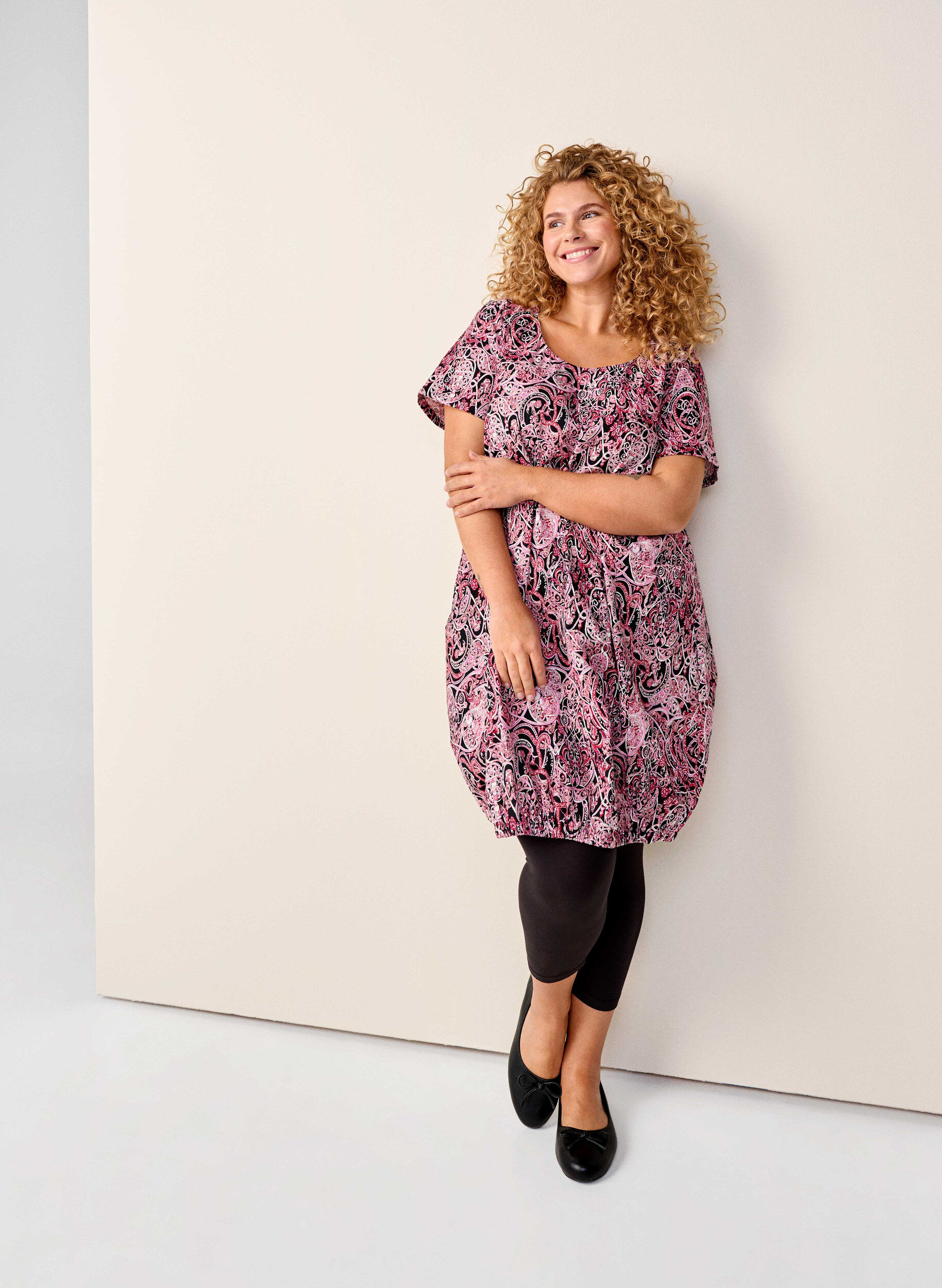 ZizziKatoenen jurk met korte mouwen en print, Zwart, Image image number 0