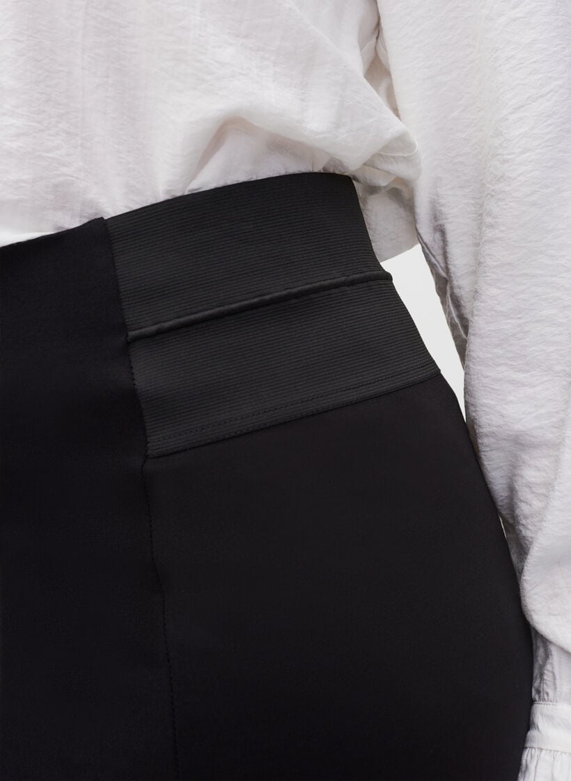 Nauwsluitende rok met elastiek in de taille, Black, Model