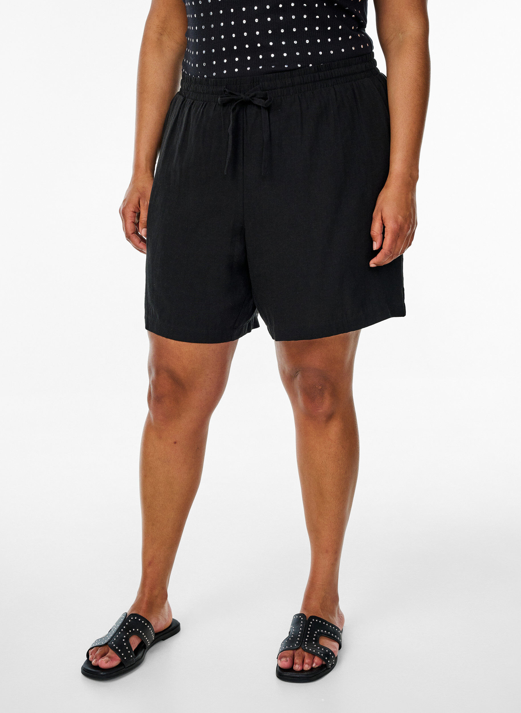 ZizziLosse shorts van linnen en viscose, Zwart, Model image number 3