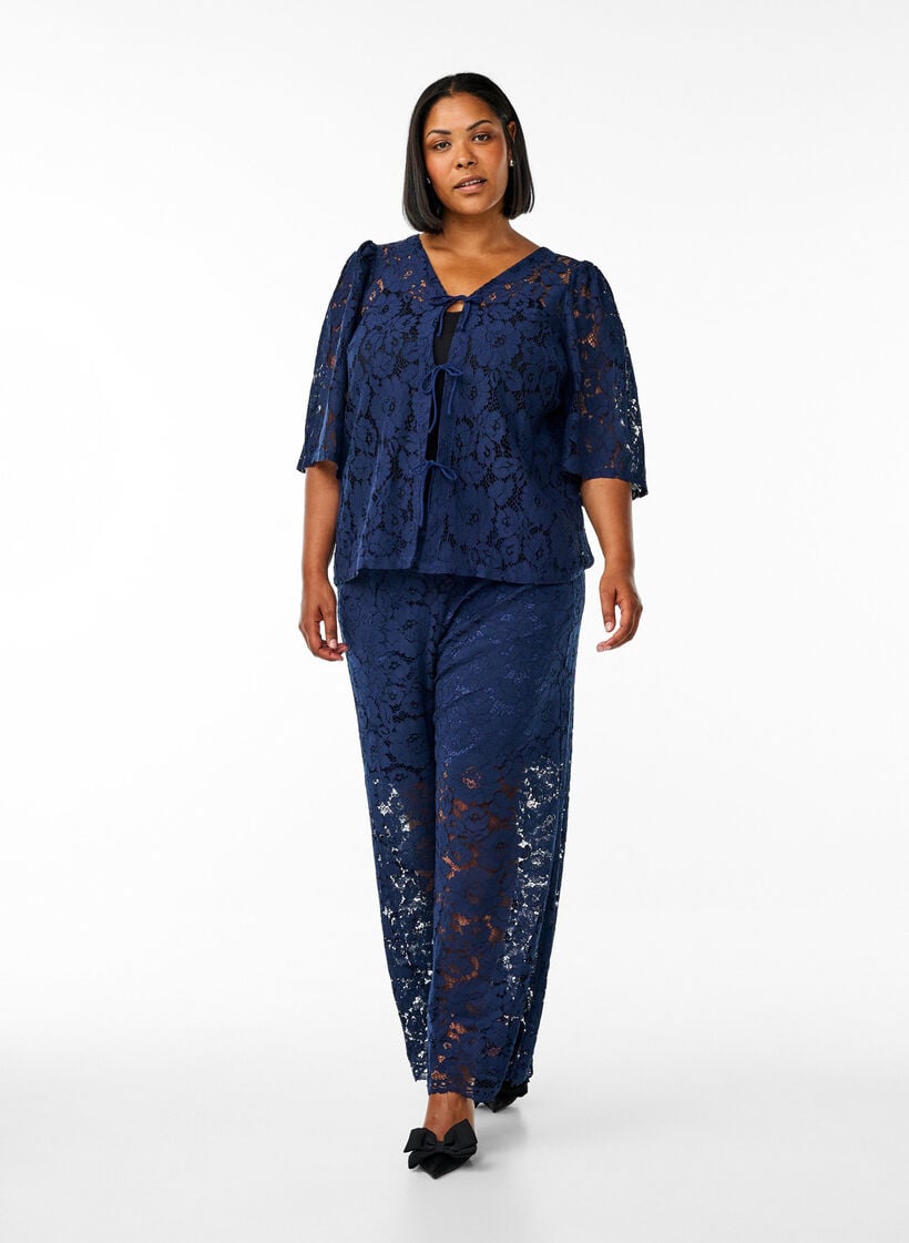 Kanten blouse met 3/4 mouwen en strikjes aan de voorkant, Black Iris, Model