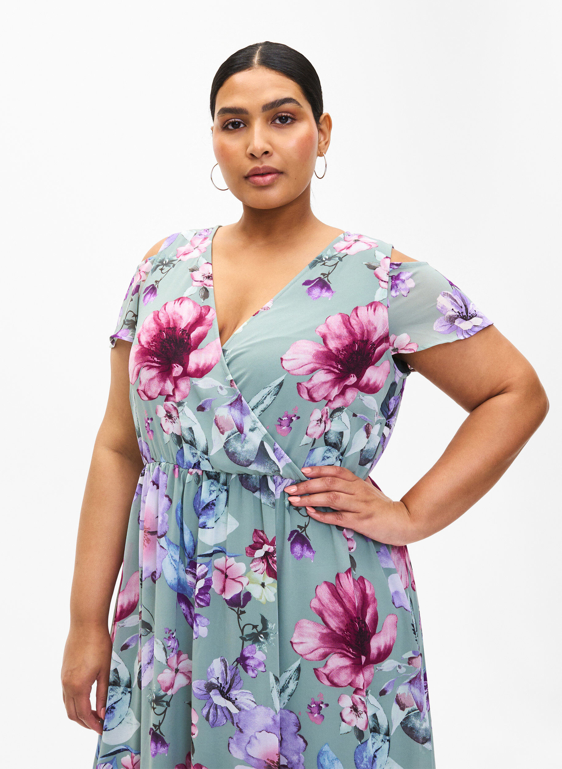 ZizziBloemige maxi-jurk met schouderdetail, Chinois Green AOP, Model image number 2