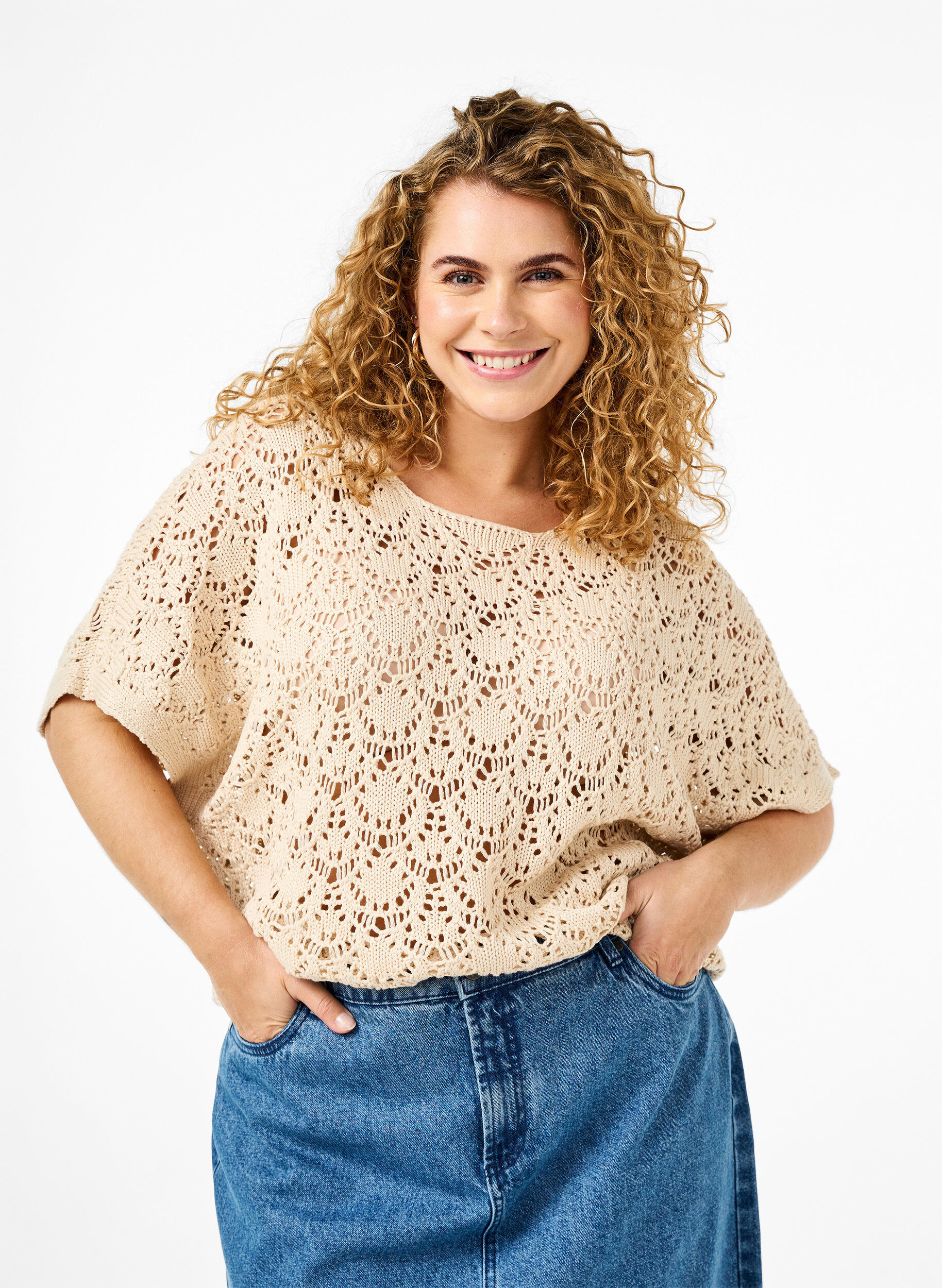 Gebreide blouse met korte vleermuismouwen, Beige, Model