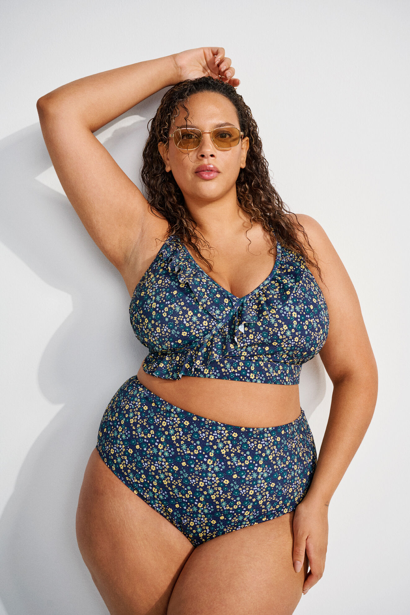 Bloemenbikini, , Model