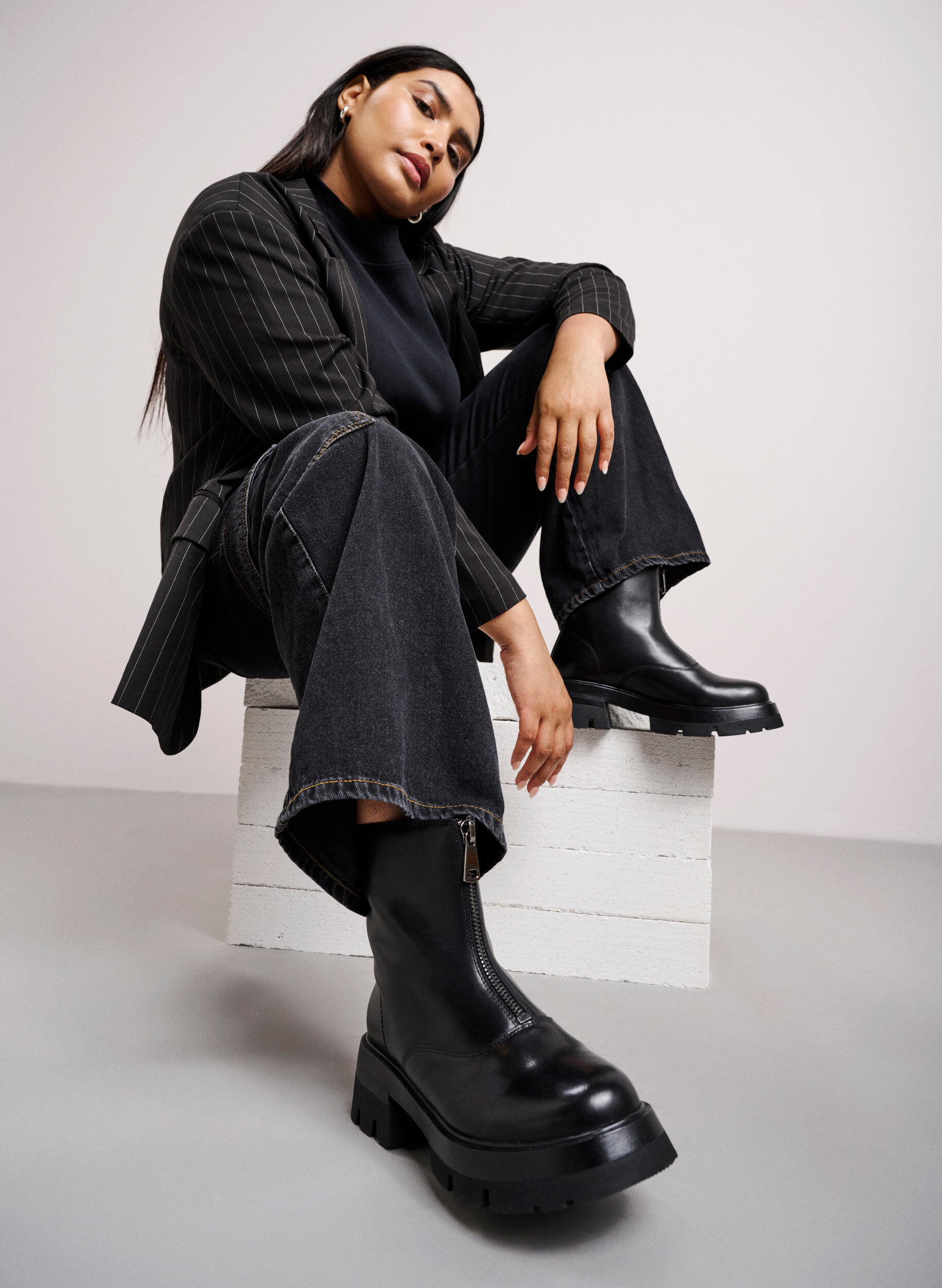 ZizziKorte brede leren laars met rits, Black, Image image number 1