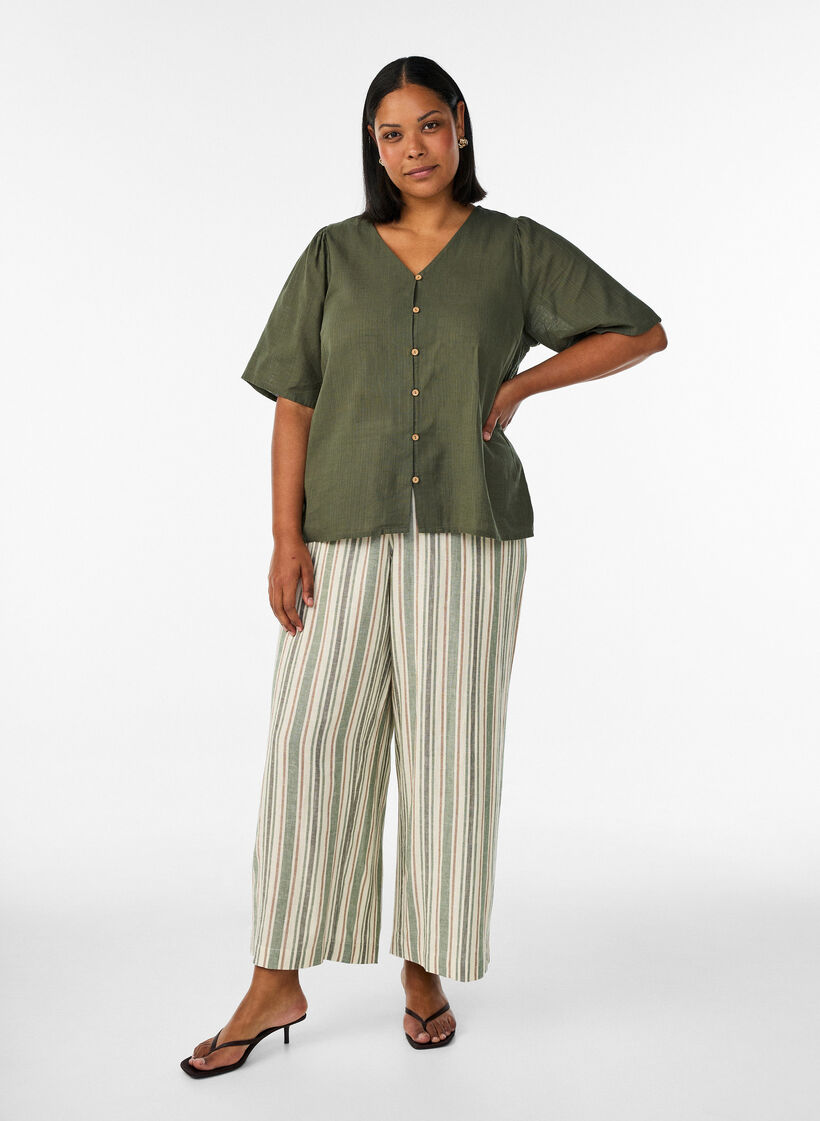 Katoenen shirt met korte mouwen en een V-hals, Groen, Model image number 1