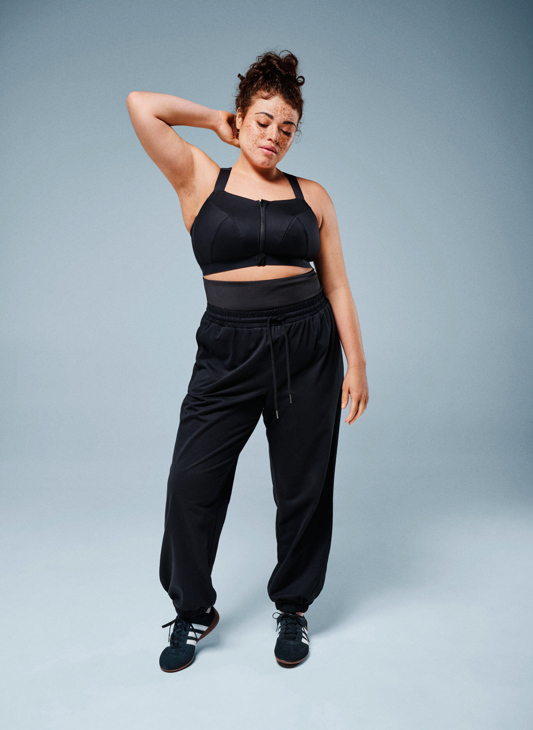 ZizziJoggingbroek met een brede tailleband, Zwart, Image image number 0