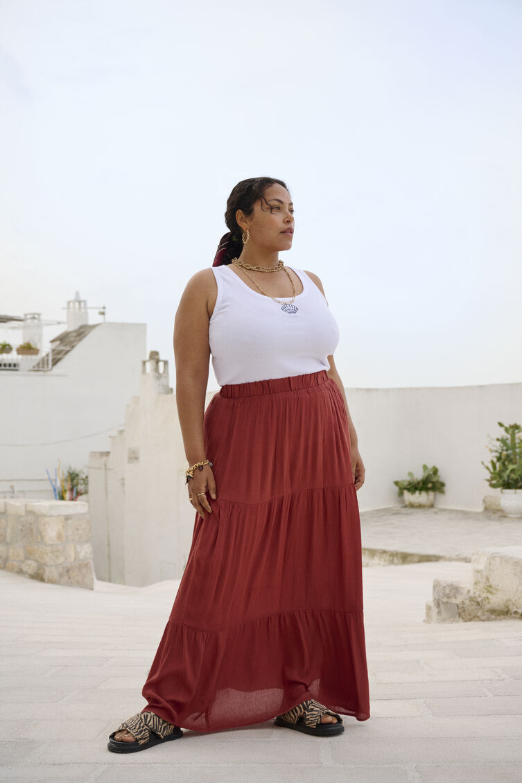 Top met print en maxi-rok., , Model