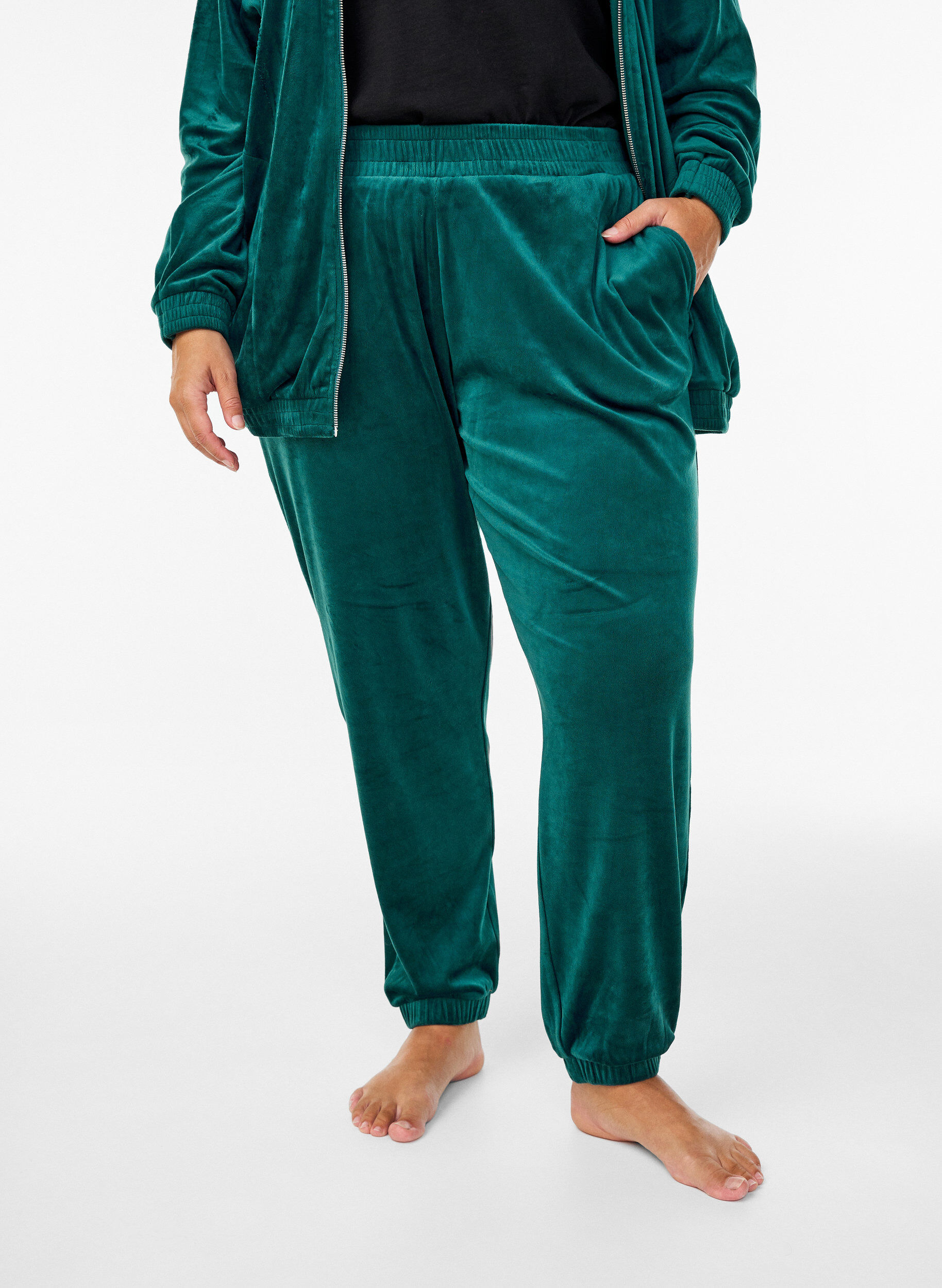 ZizziLosvallende fluwelen broek, Groen, Model image number 2
