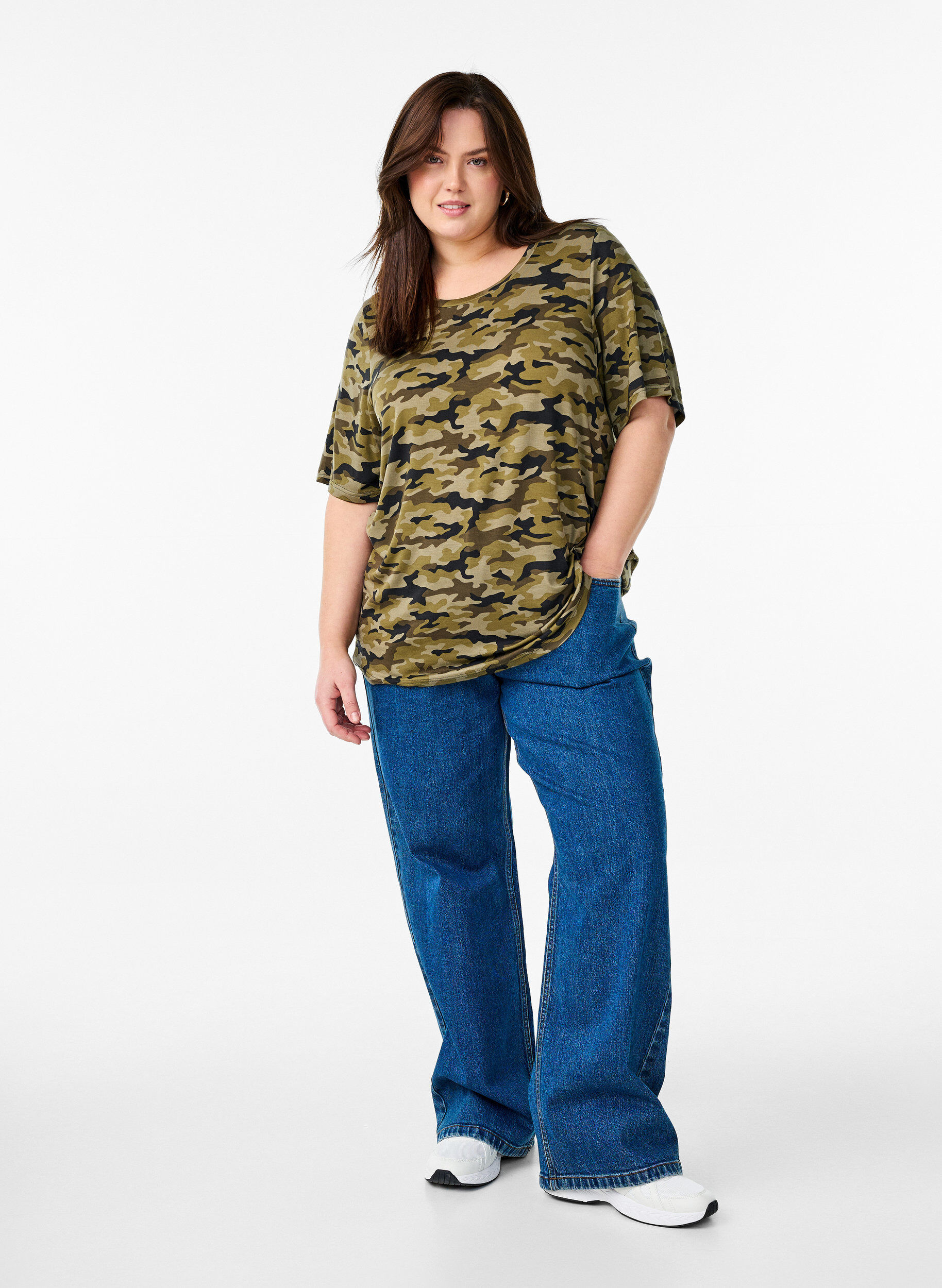 ZizziT-shirt met TENCEL&trade; Lyocell en camouflageprint, Groen, Model image number 1