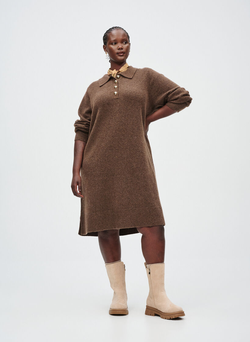 Gebreide jurk met gouden knopen, , Model