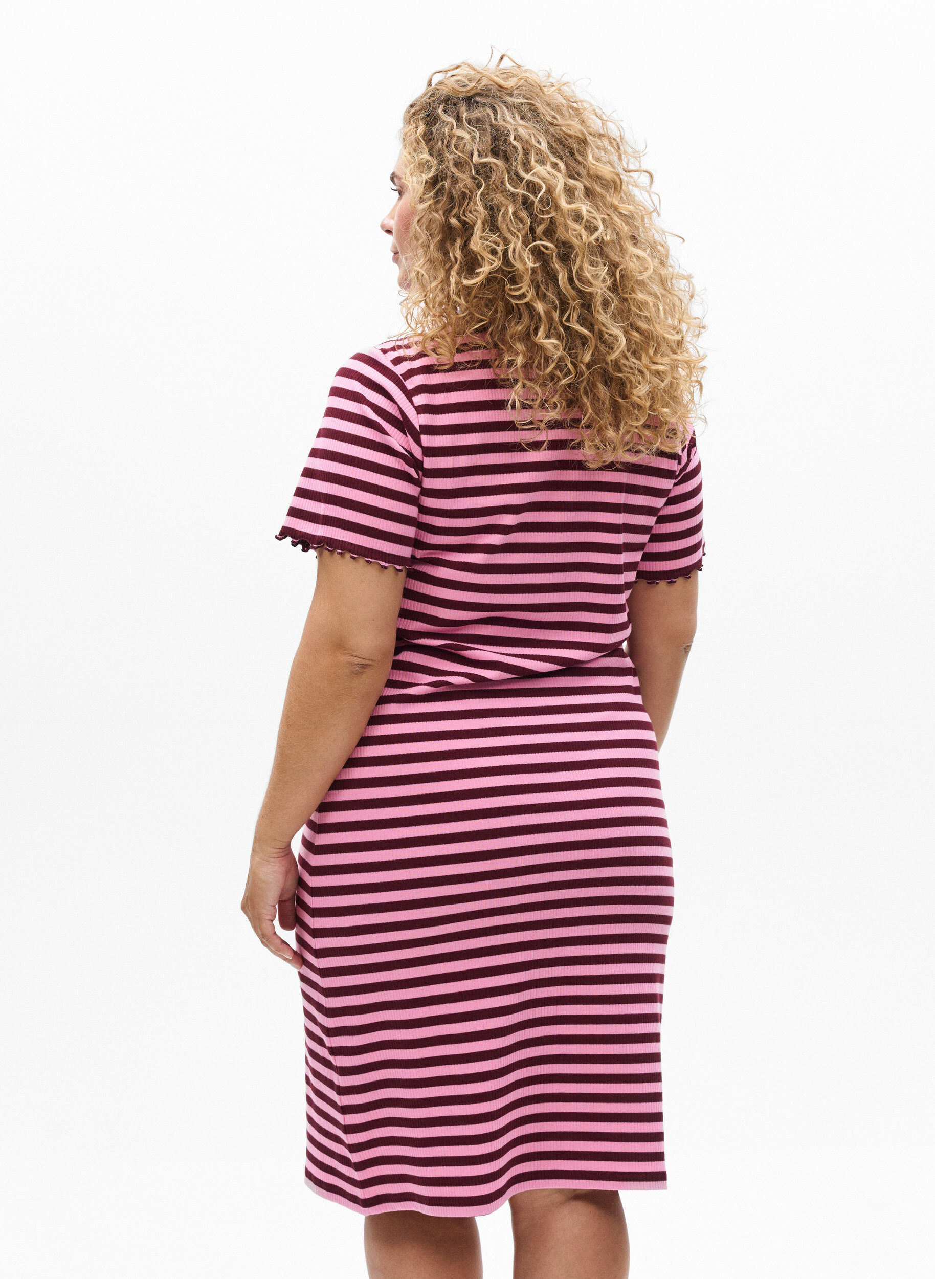 ZizziKnie-jurk van ribgebreide jersey in T-shirt stijl, Donker Bordeaux, Model image number 2