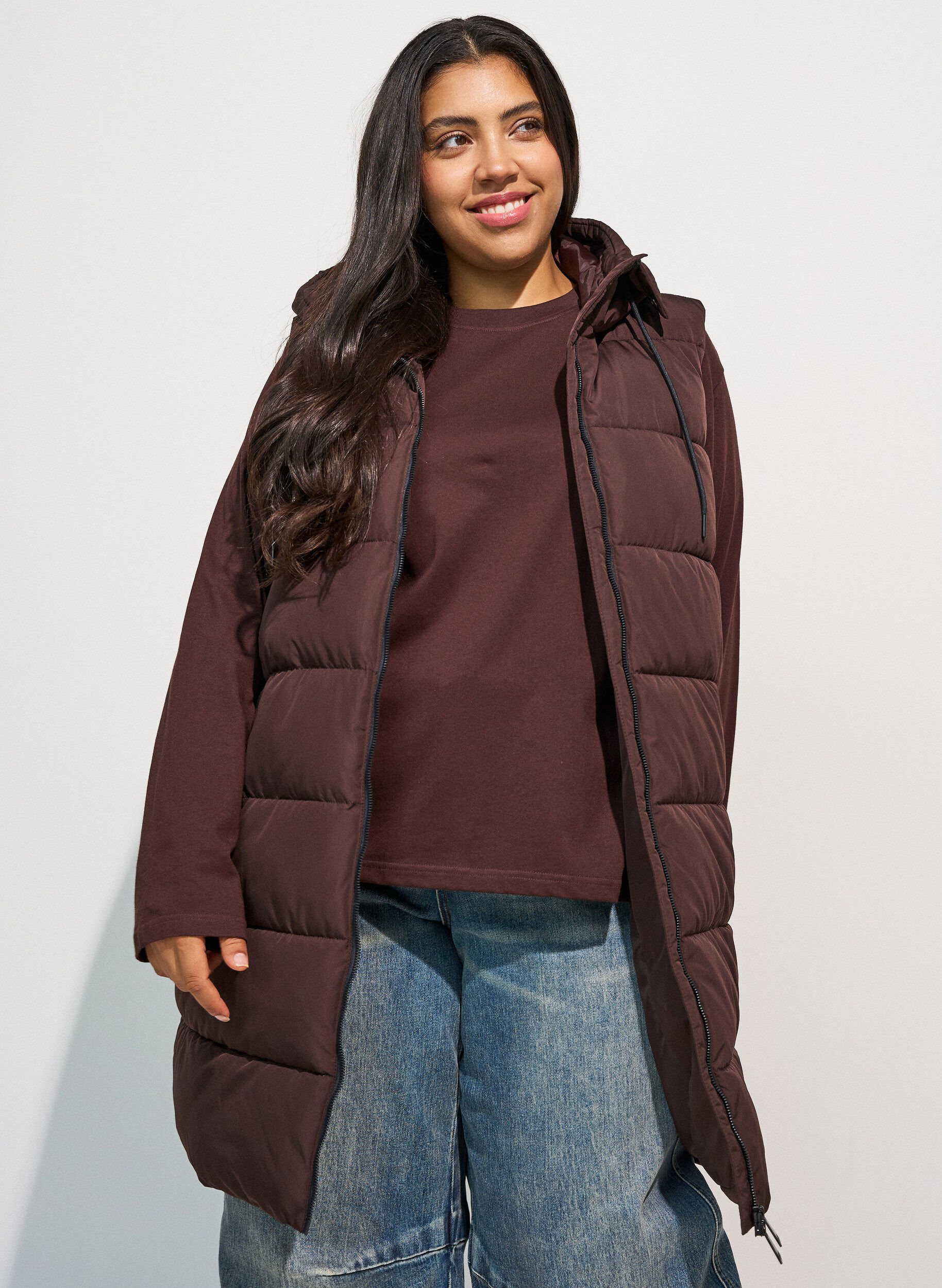 ZizziLange vest met capuchon en zakken, Bruin, Model image number 2