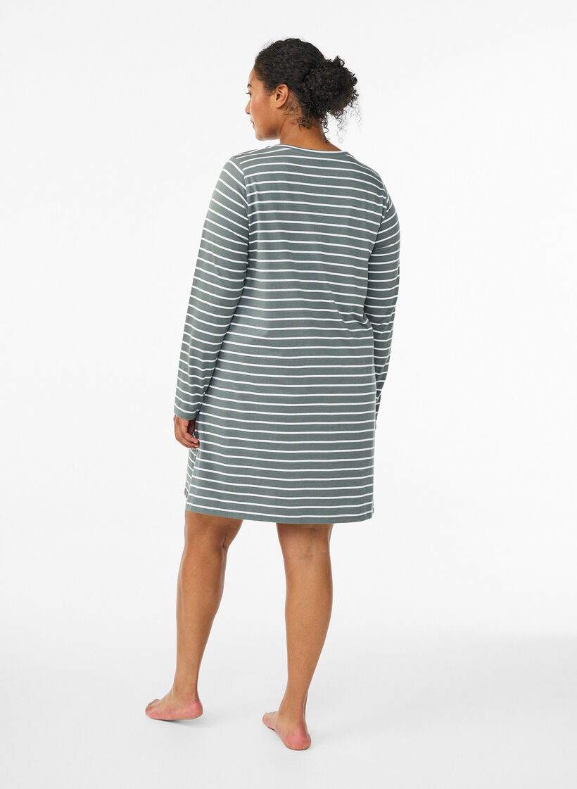 Gestreepte nachthemd in biologisch katoen, Groen, Model image number 2