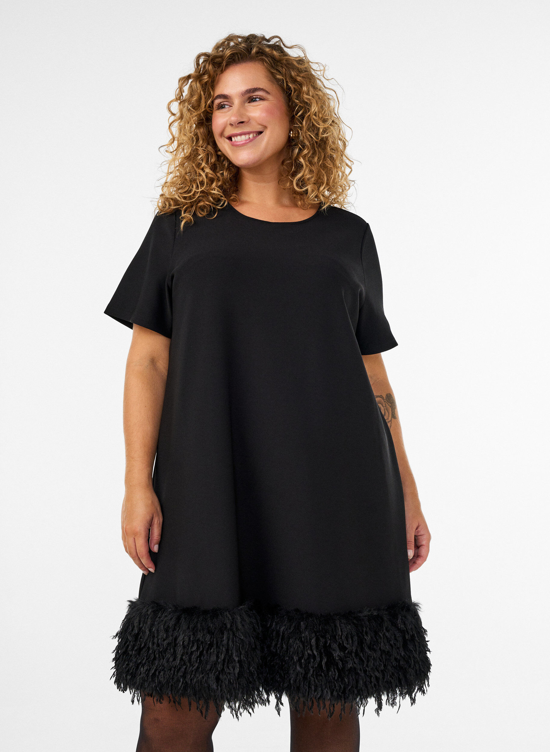 ZizziKorte jersey jurk met verenkant, Zwart, Model image number 0