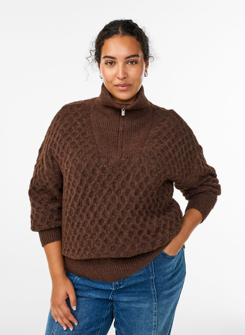 Trui met een hoge hals en textuur, Bruin, Model