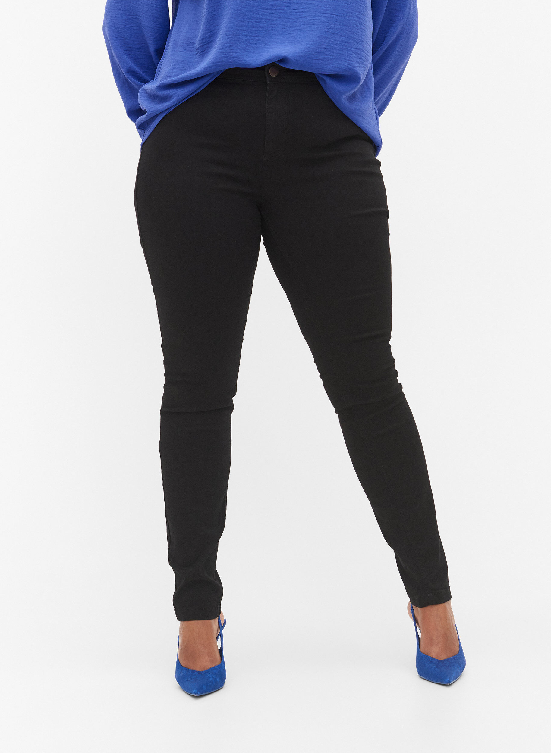 ZizziExtra slim fit Amy jeans met hoge taille, Zwart, Model image number 4